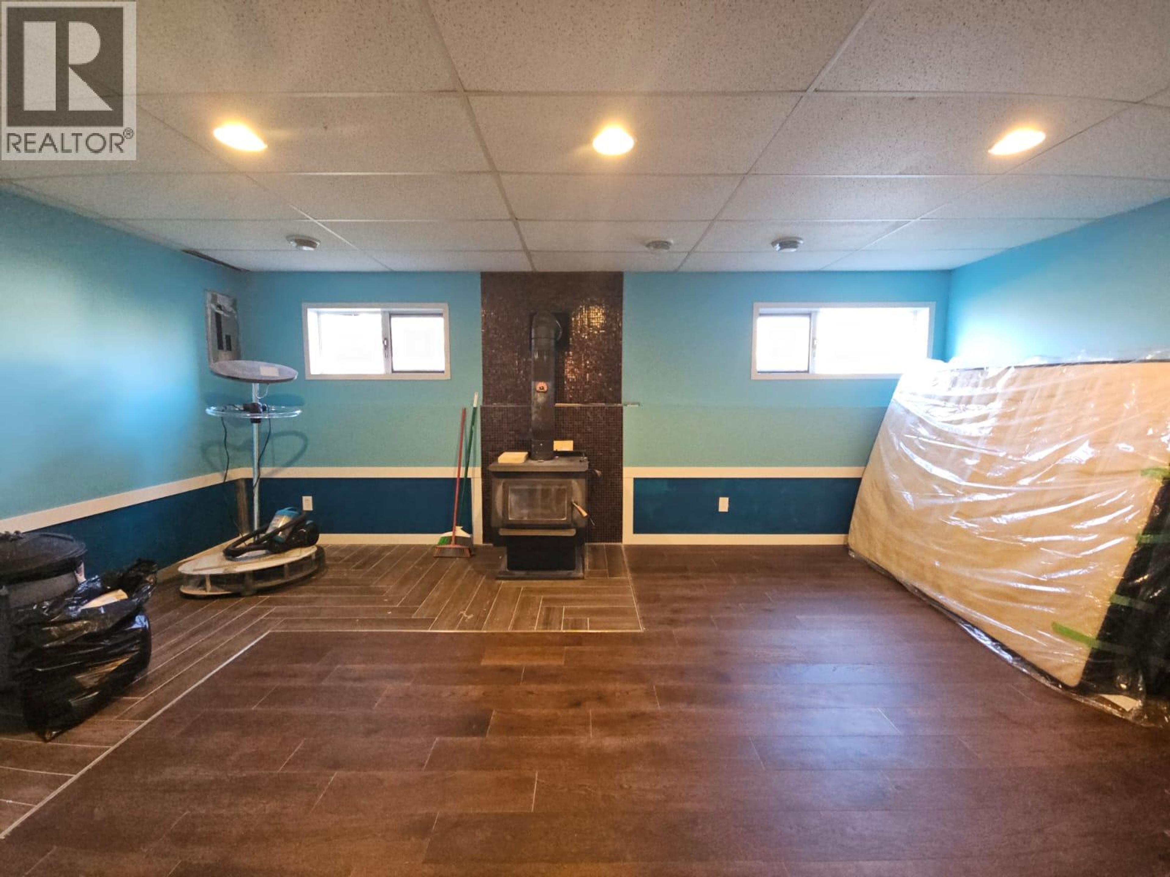 256 PEACE RIVER CRESCENT - 34