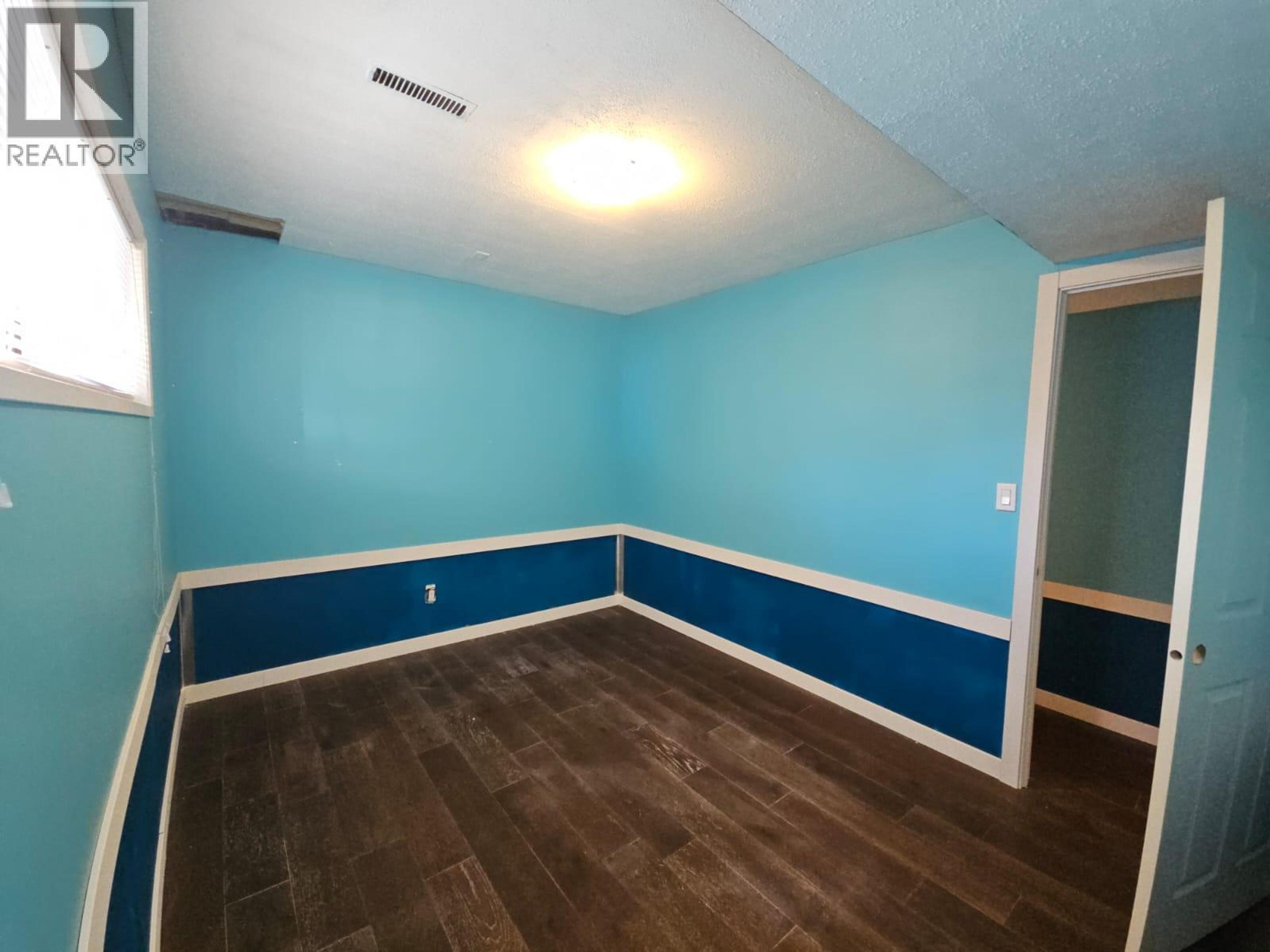 256 PEACE RIVER CRESCENT - 39