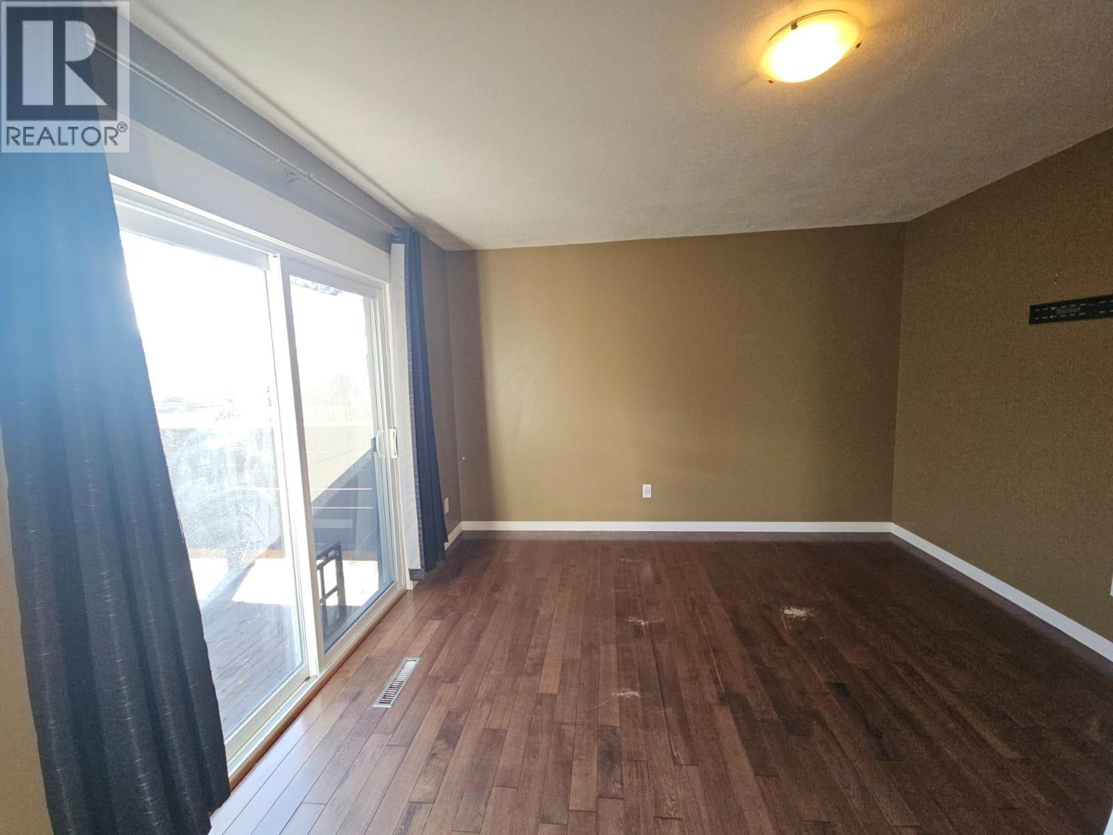 256 PEACE RIVER CRESCENT - 12