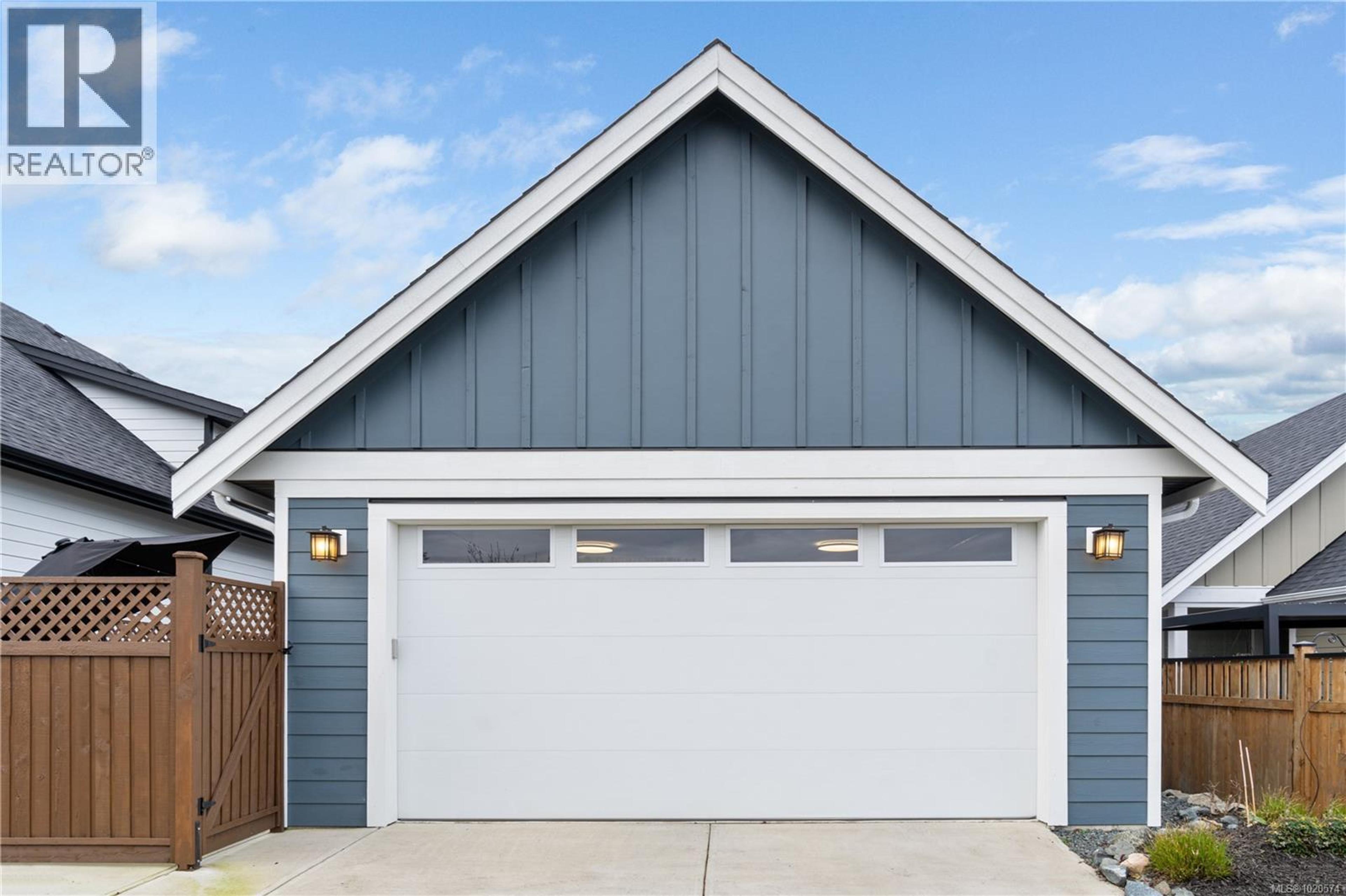 682 BRIARWOOD DR - 33