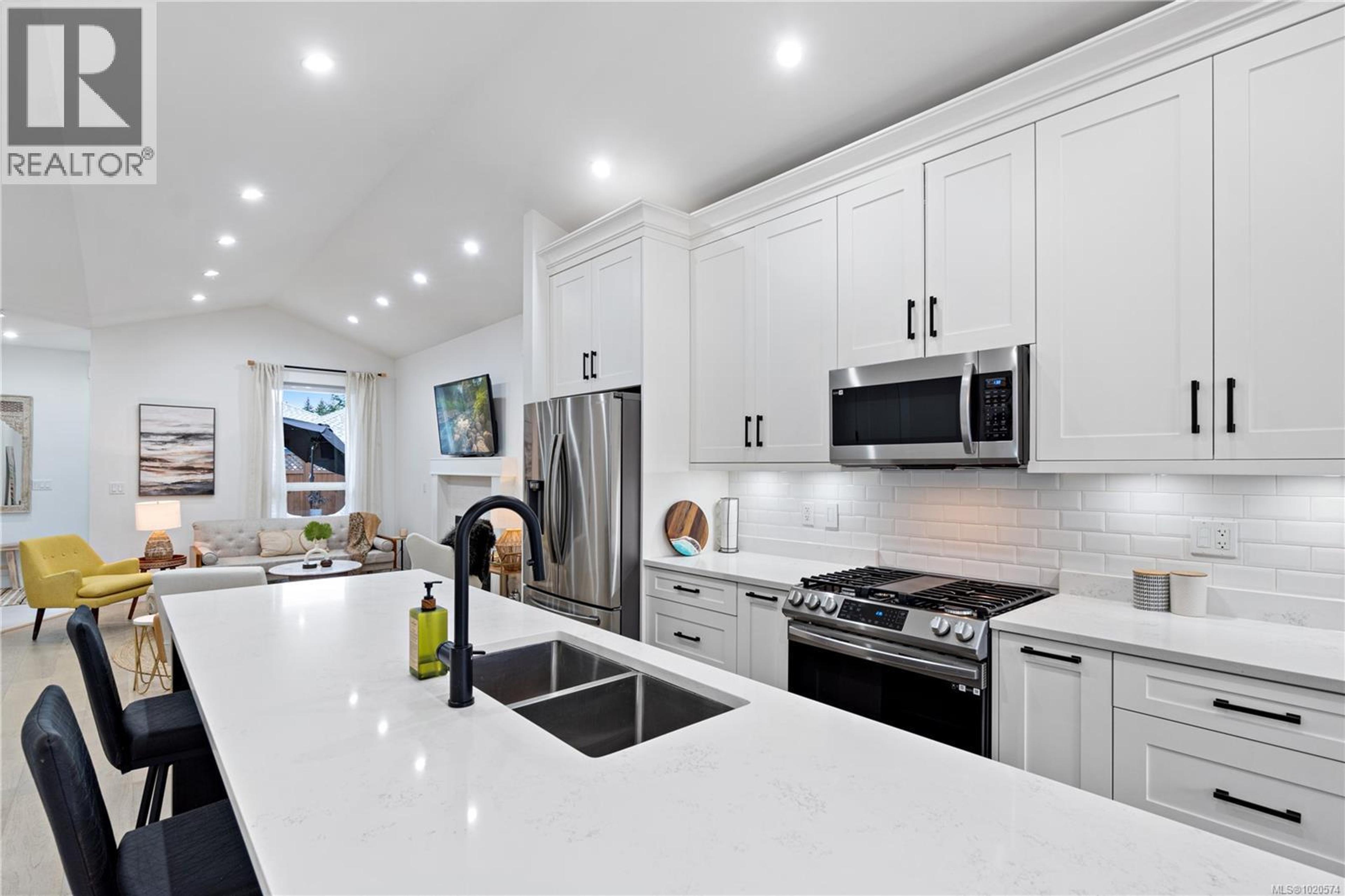 682 BRIARWOOD DR - 7