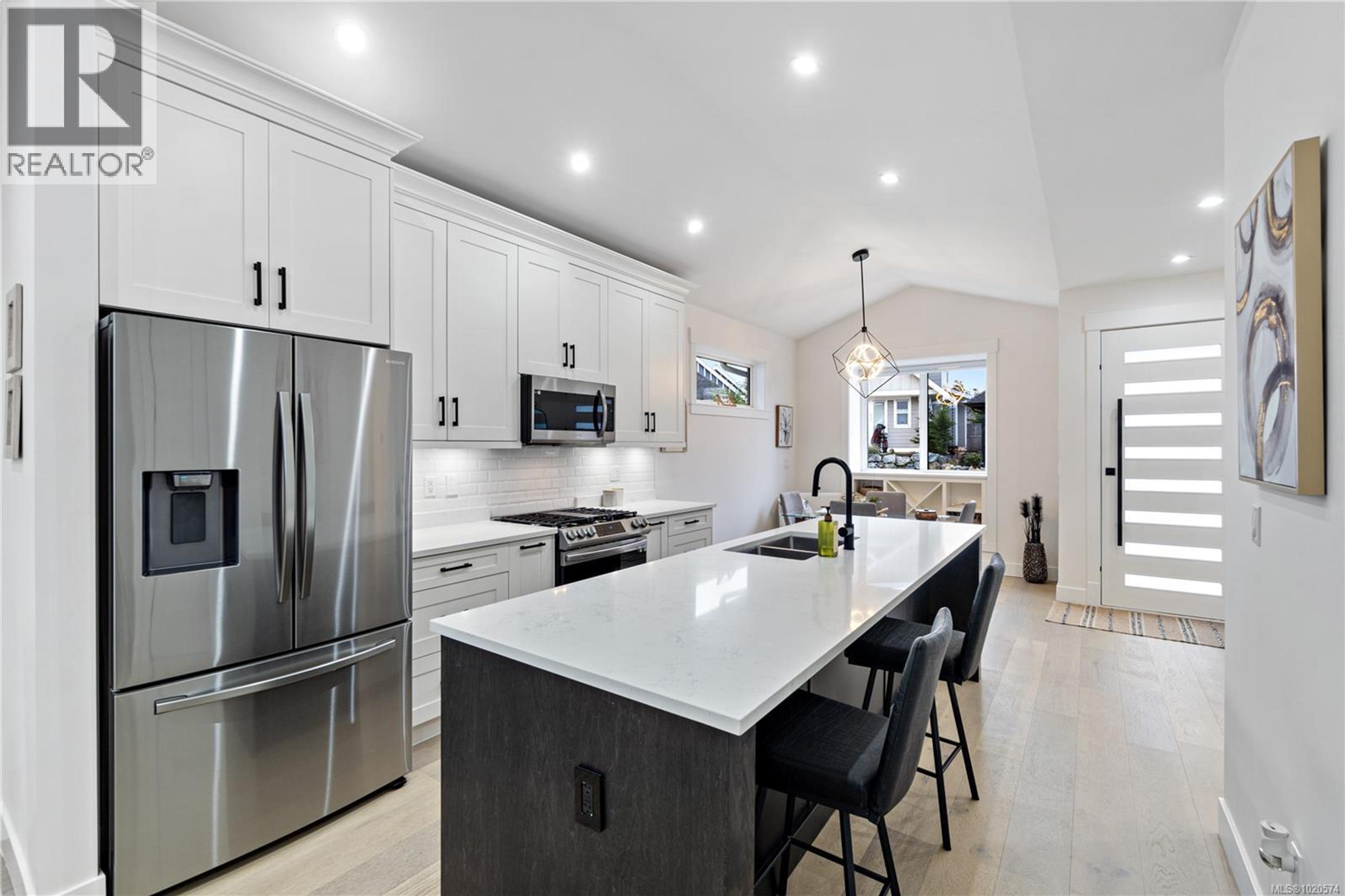 682 BRIARWOOD DR - 9