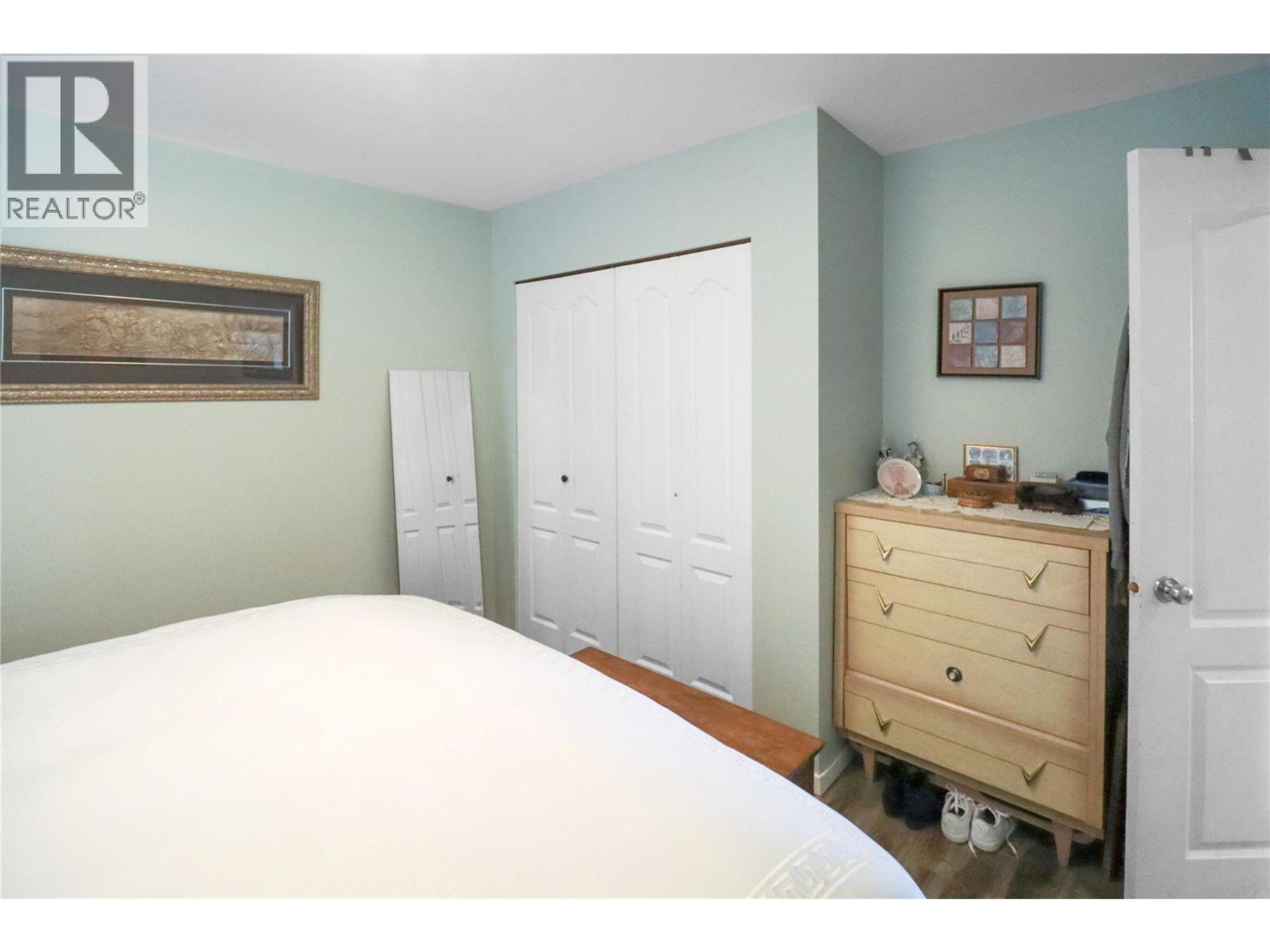 359 WATERFRONT AVENUE - Image 11