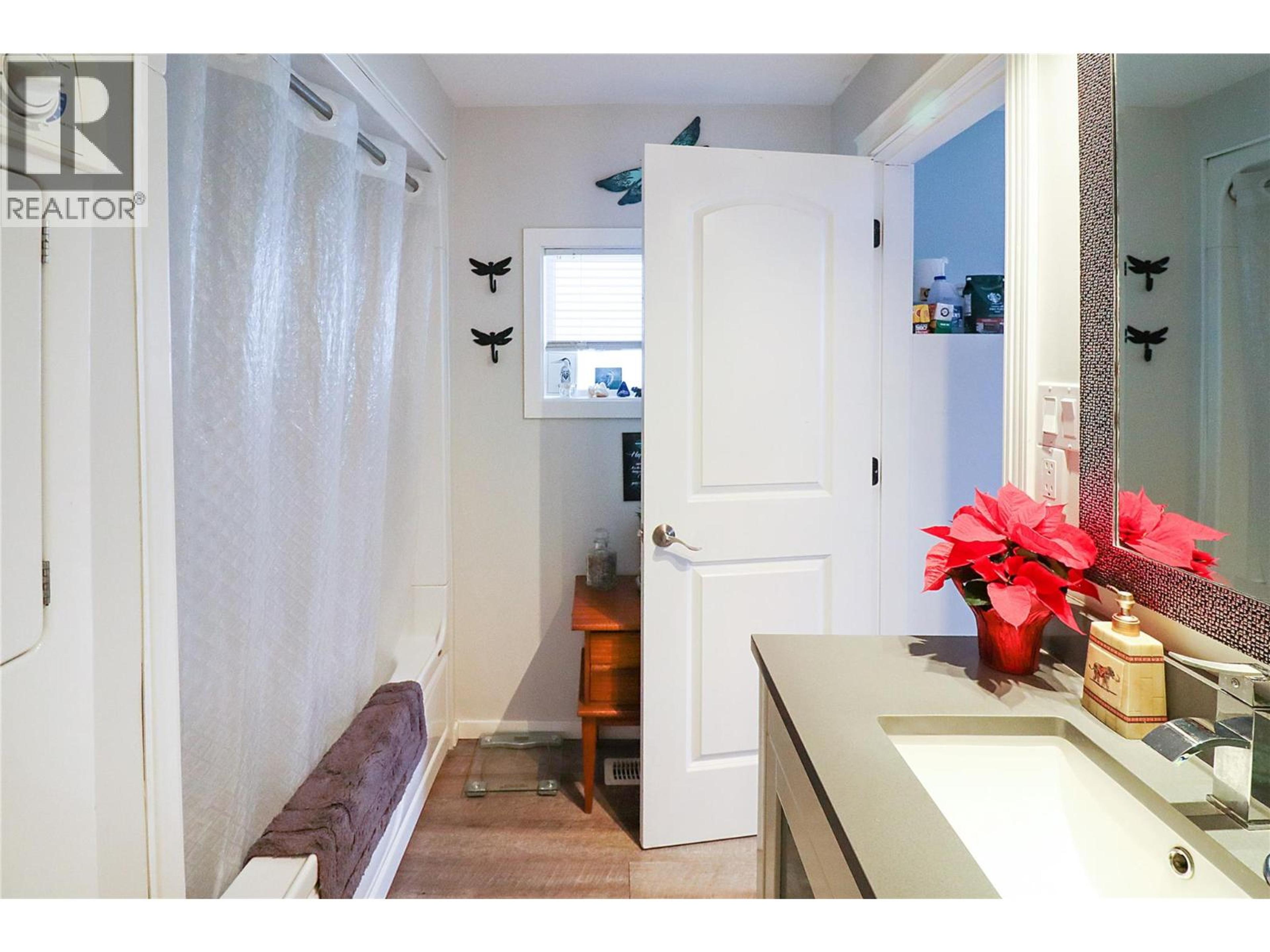 359 WATERFRONT AVENUE - Image 15