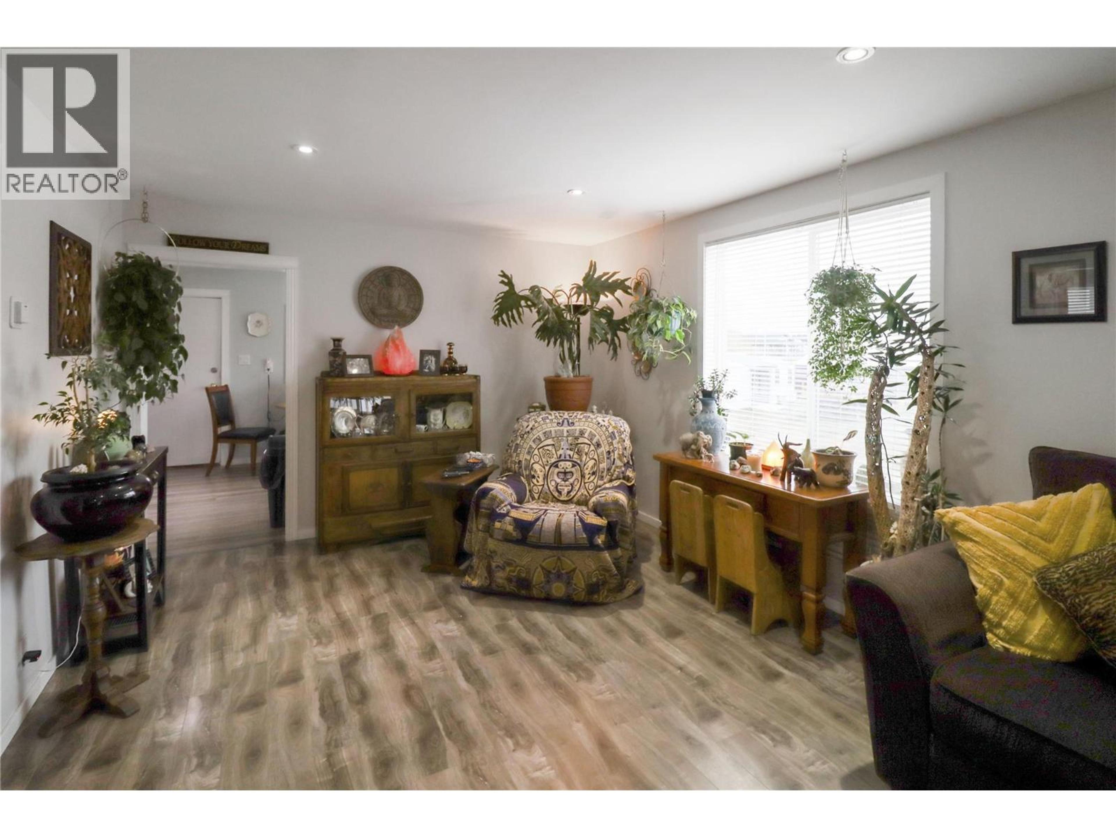 359 WATERFRONT AVENUE - Image 8