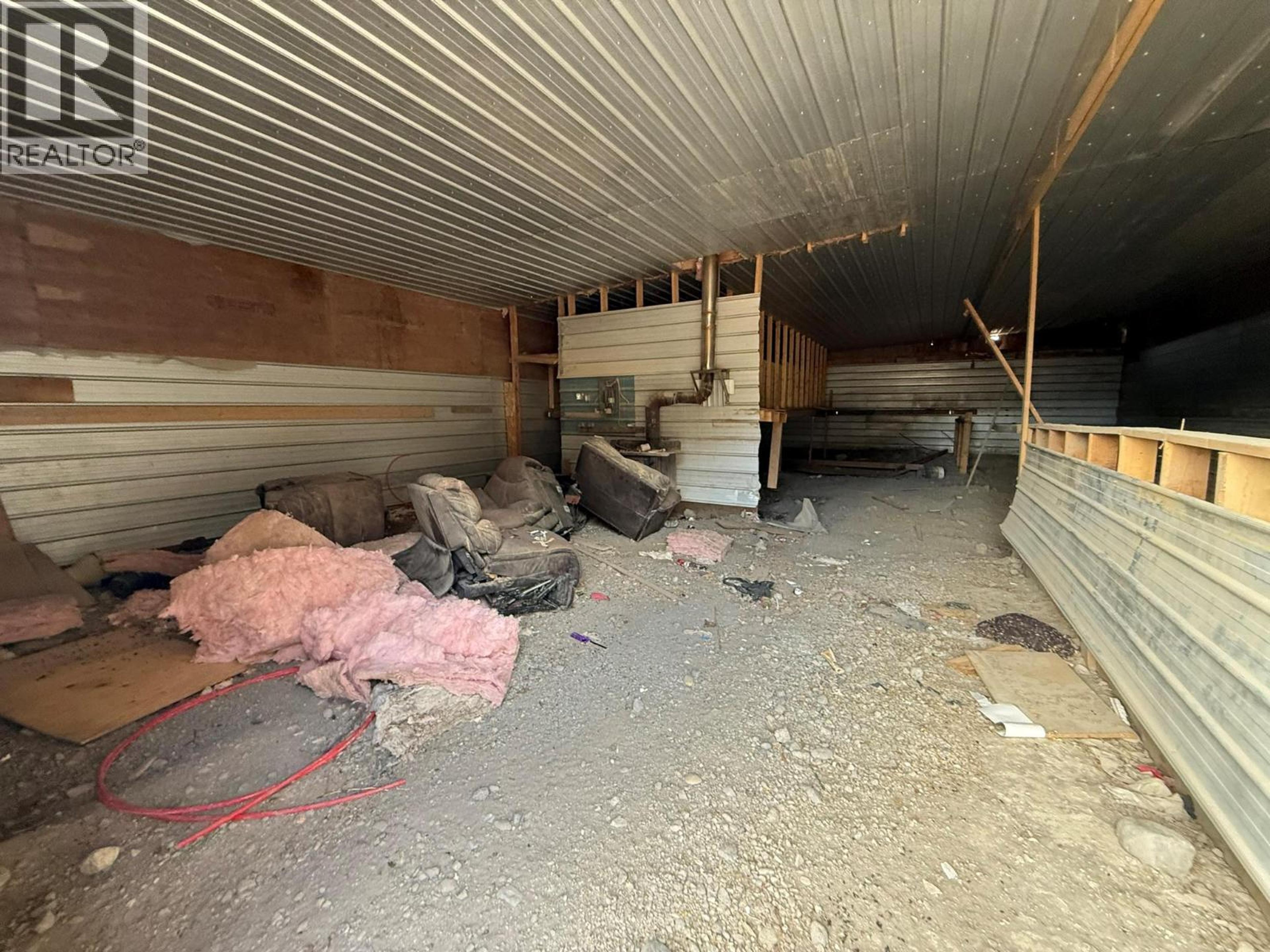 3580 CARIBOO  97 HIGHWAY - 12