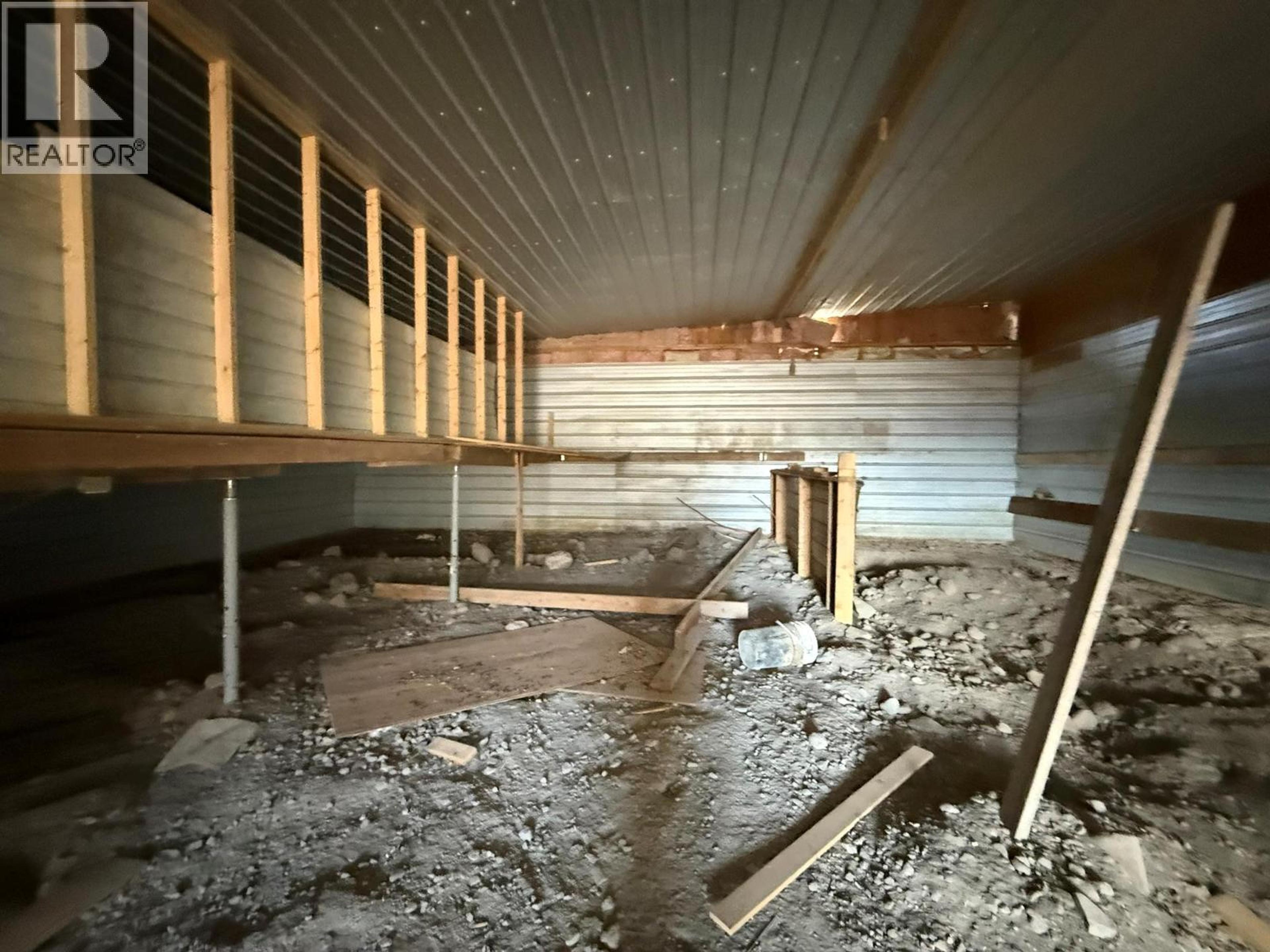 3580 CARIBOO  97 HIGHWAY - 13