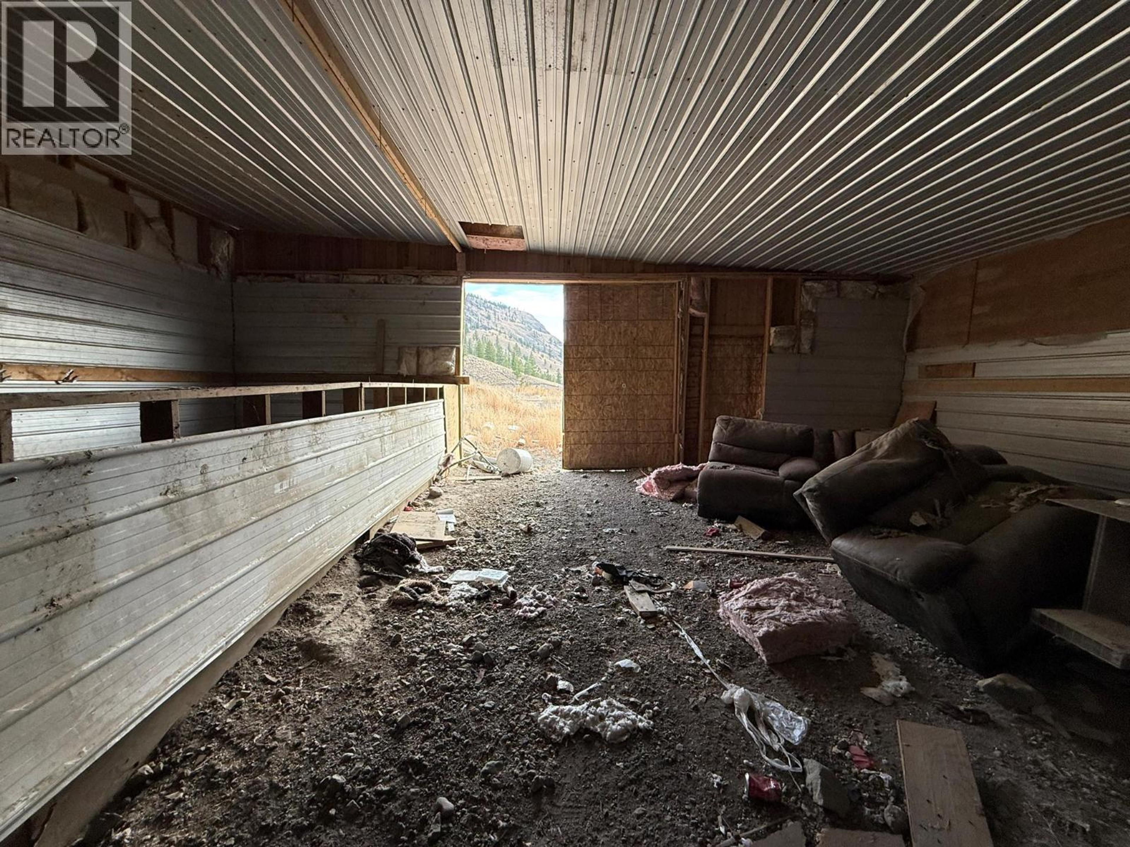 3580 CARIBOO  97 HIGHWAY - 15