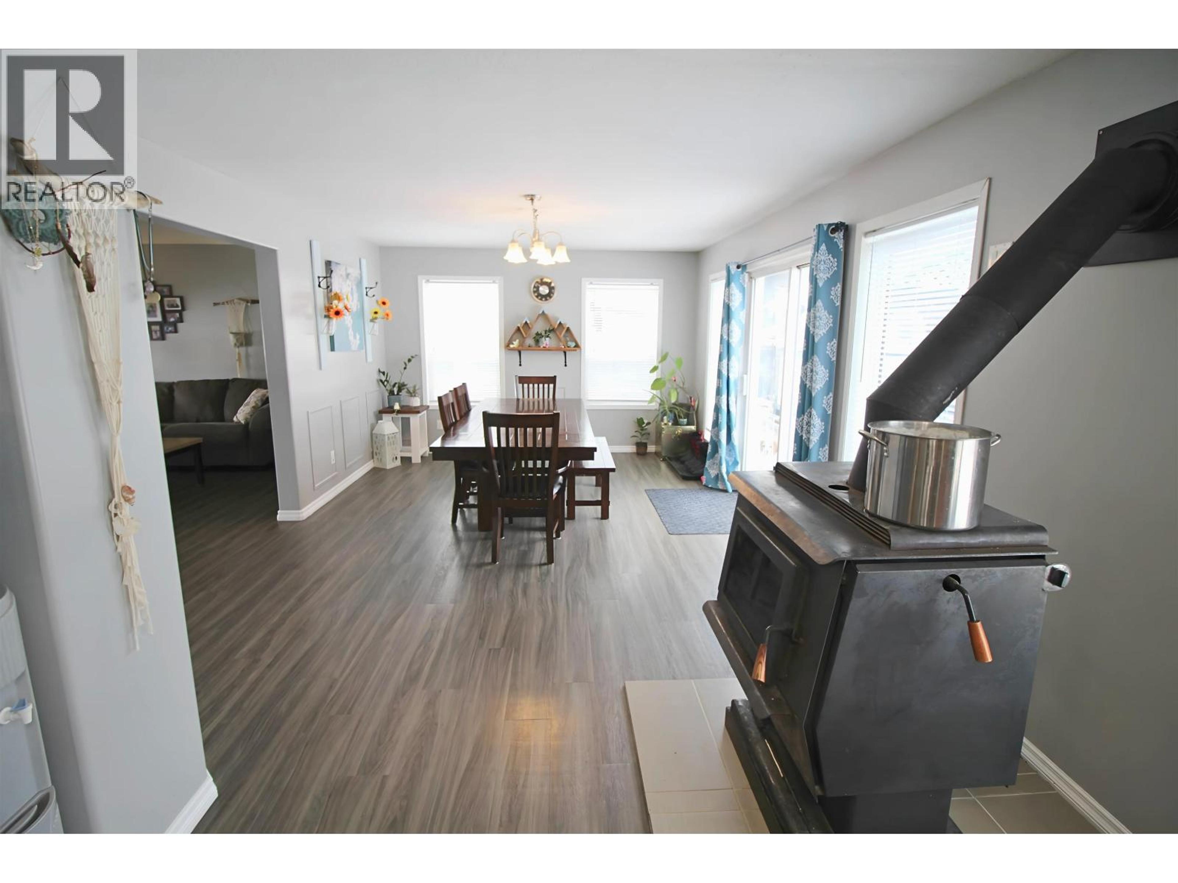 3261 5TH STREET - 11