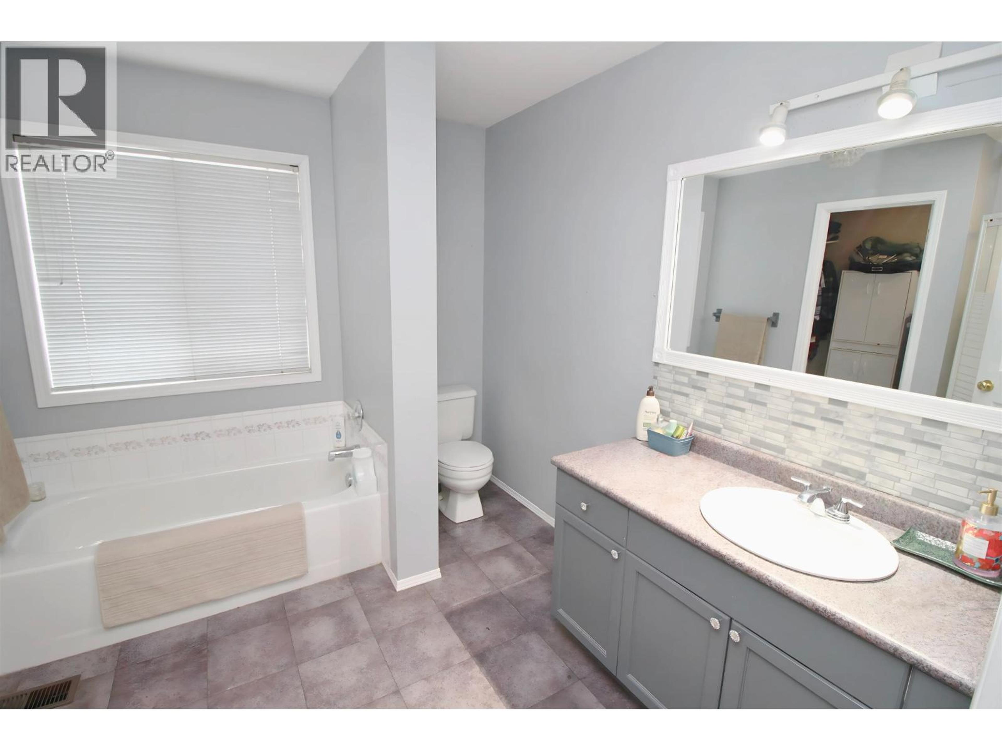 3261 5TH STREET - 26