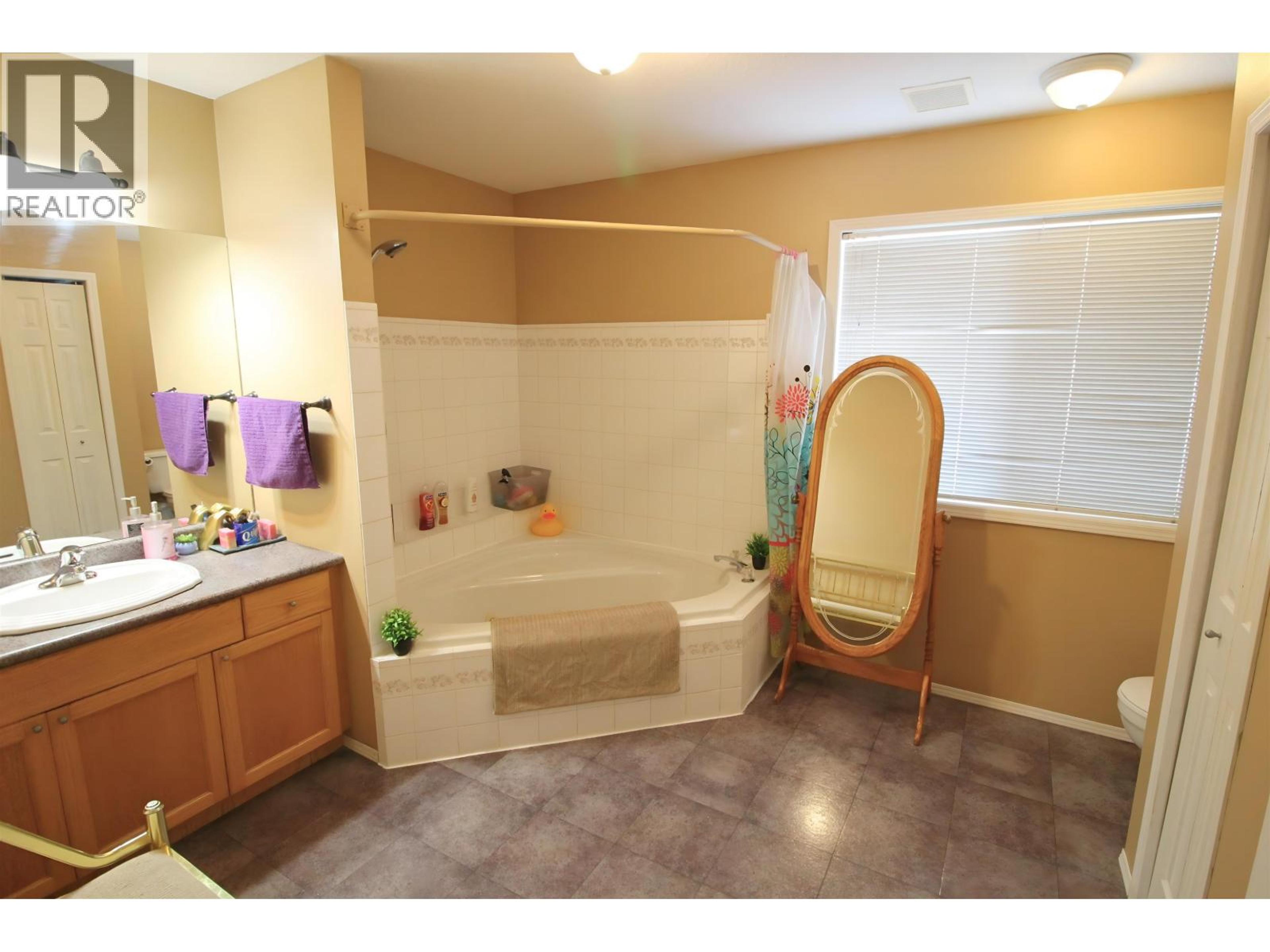 3261 5TH STREET - 28