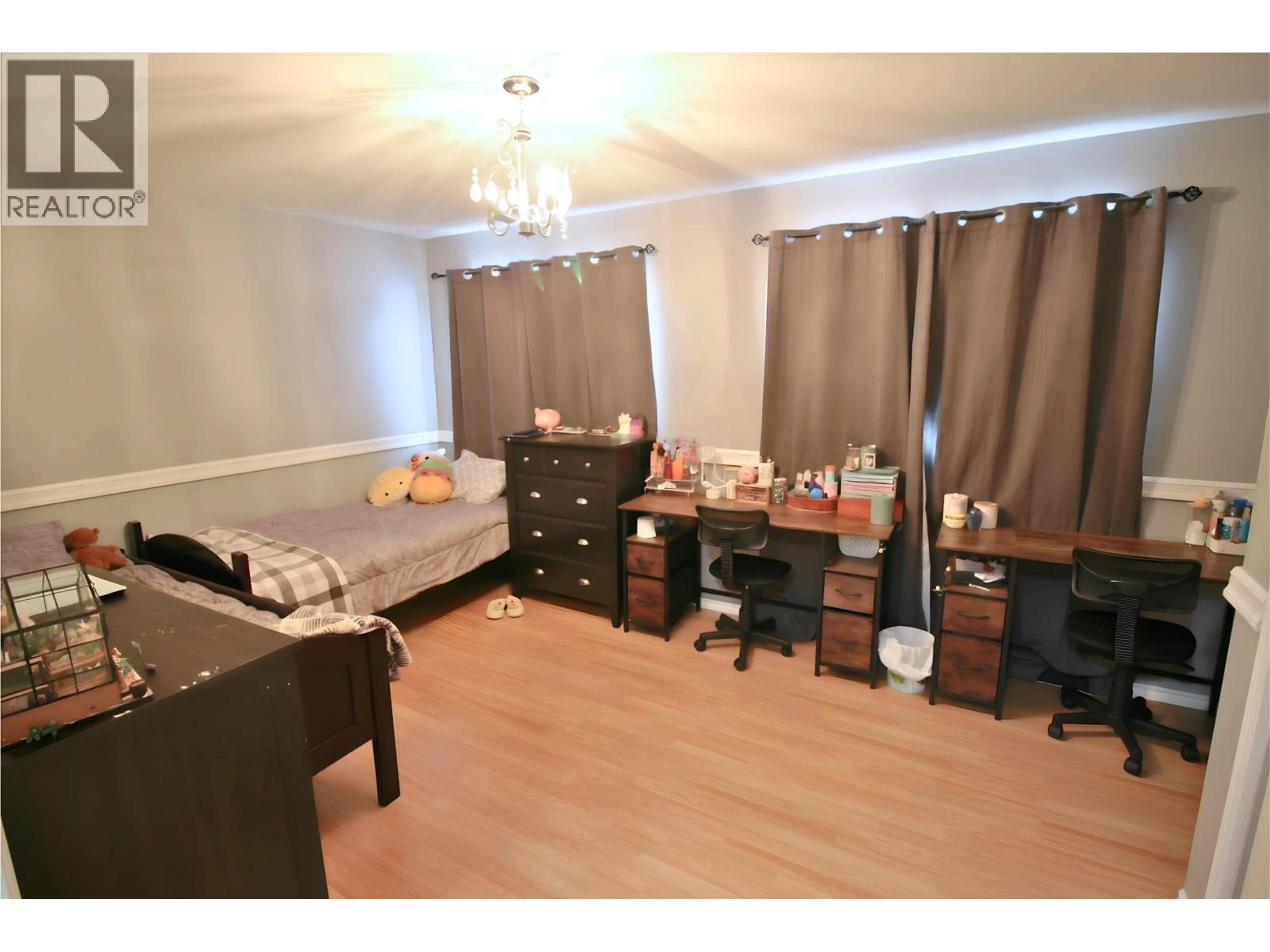 3261 5TH STREET - 31