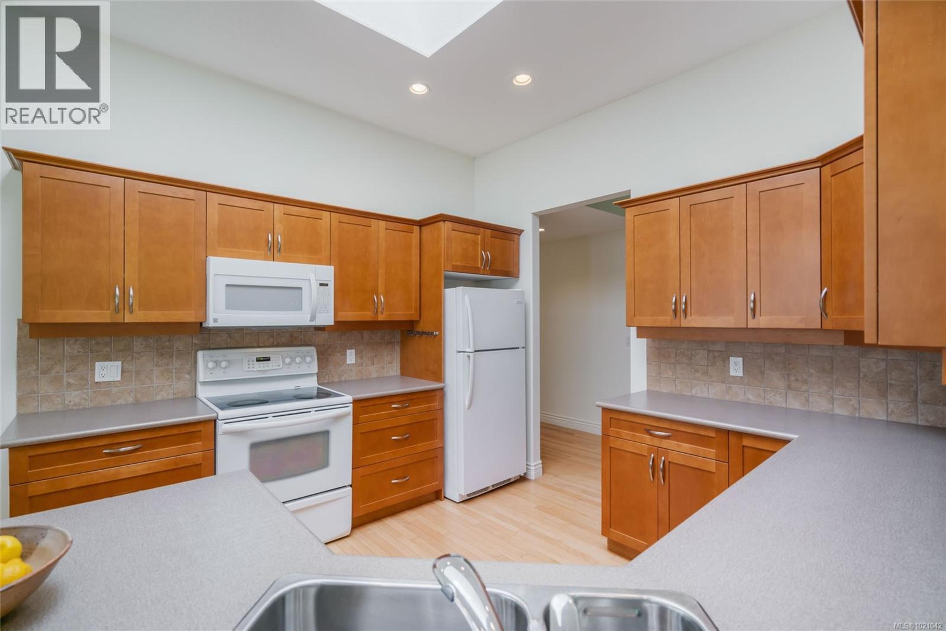 1267 ROBERTON BLVD - 9