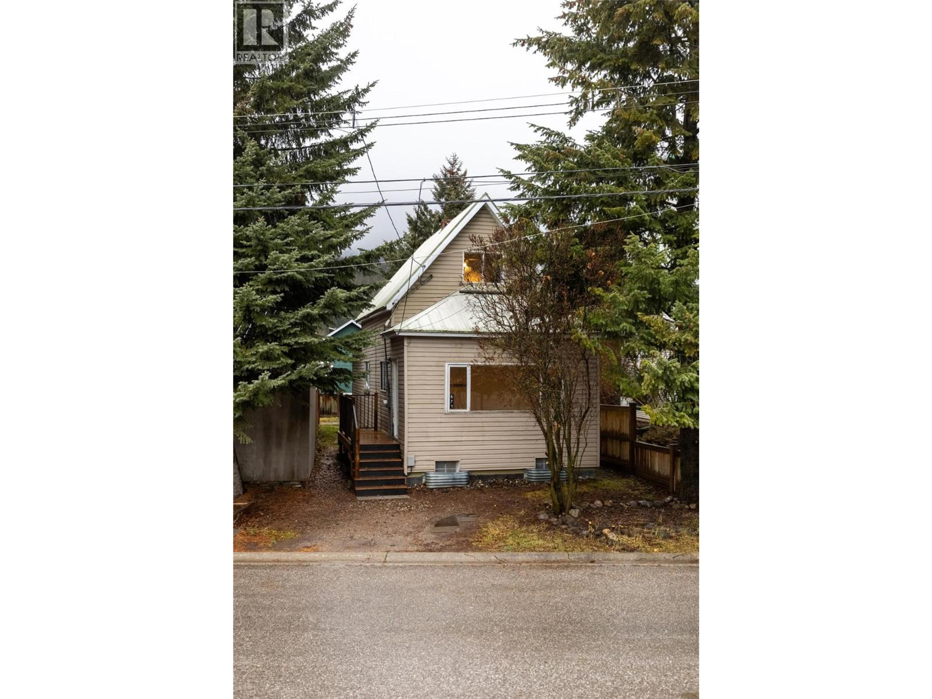 671 7TH AVENUE - Main Image