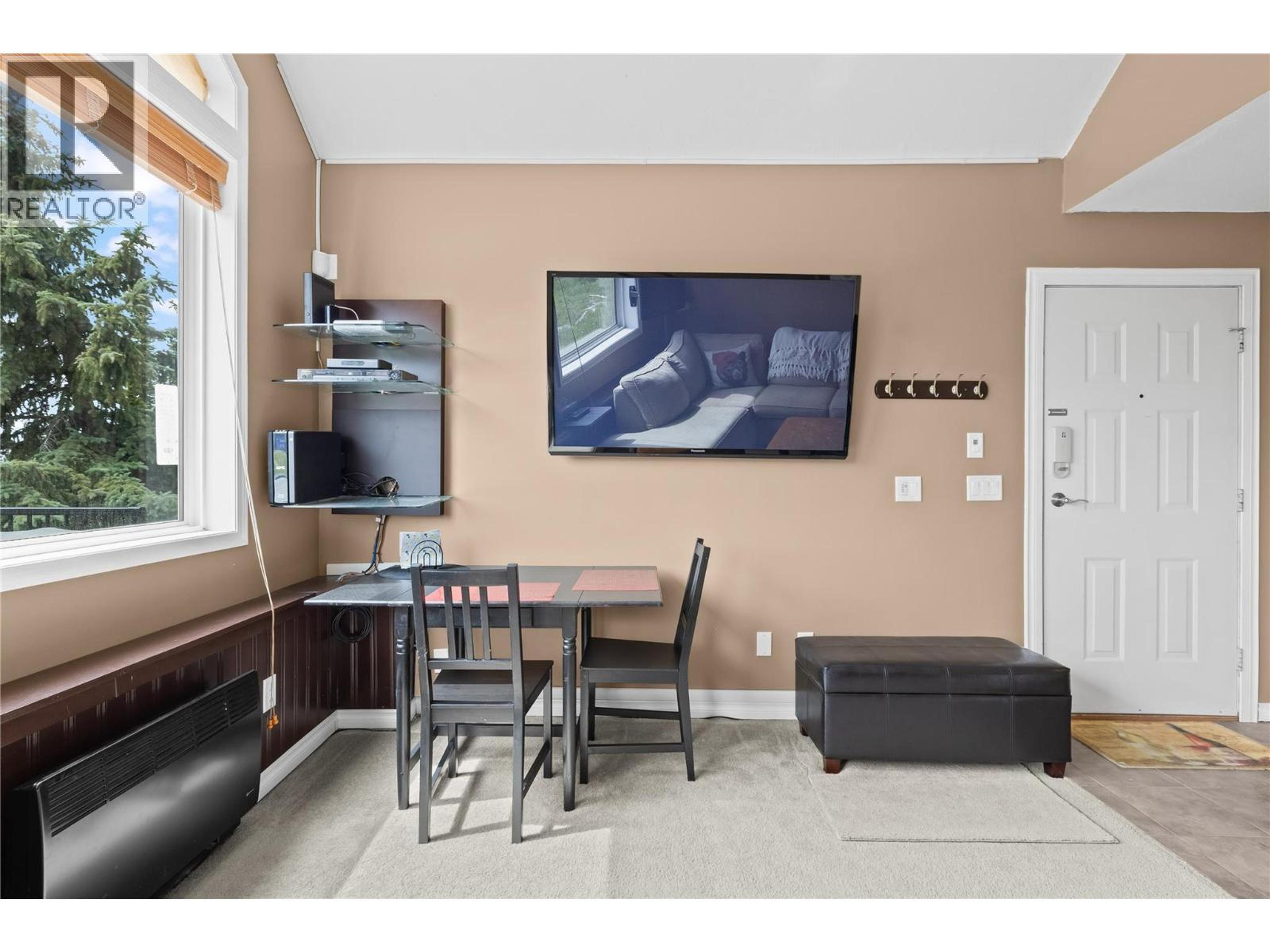 #D 5965 SNOW PINES CRESCENT - 8