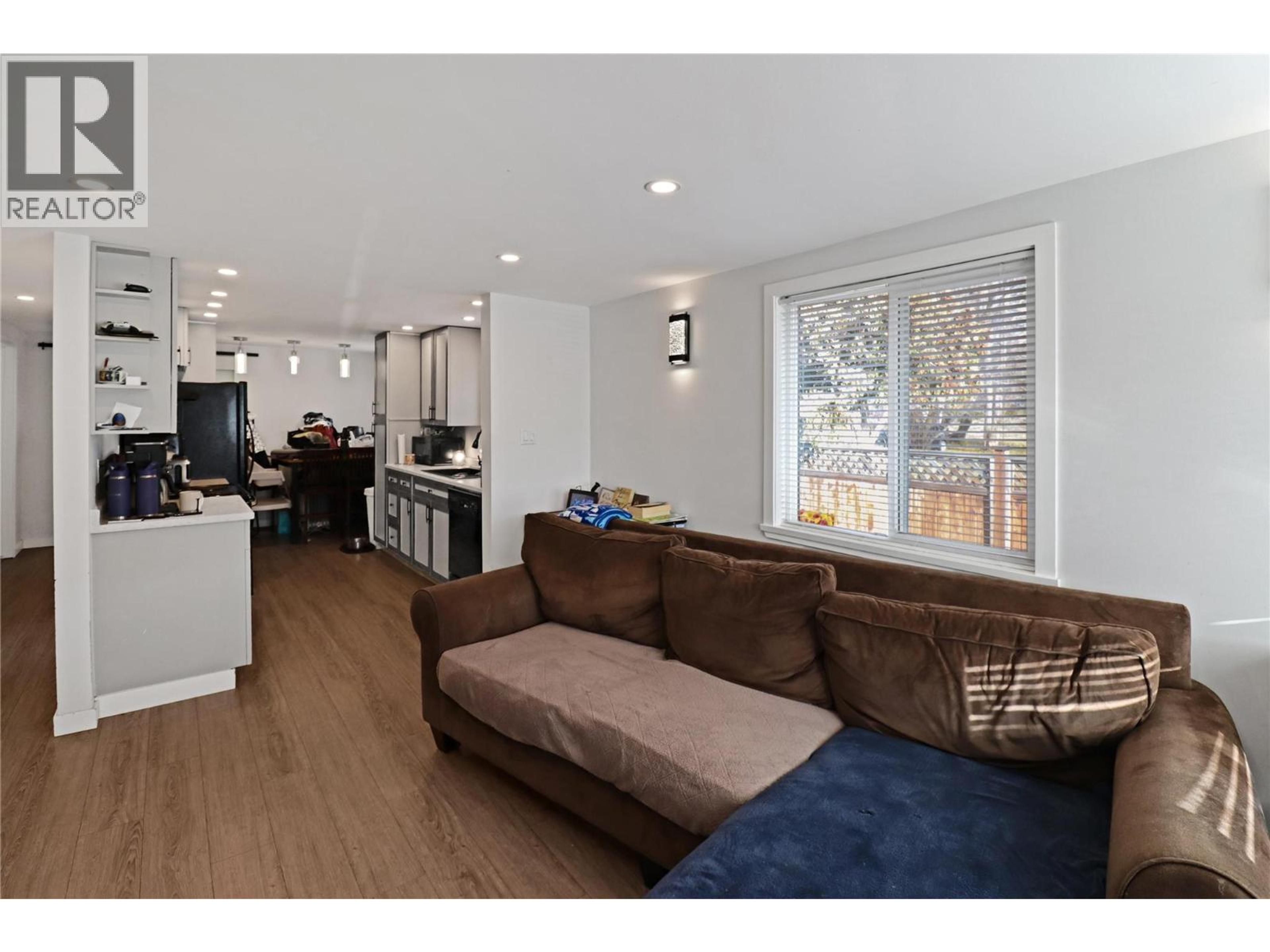 207 ANGELA AVENUE - 12