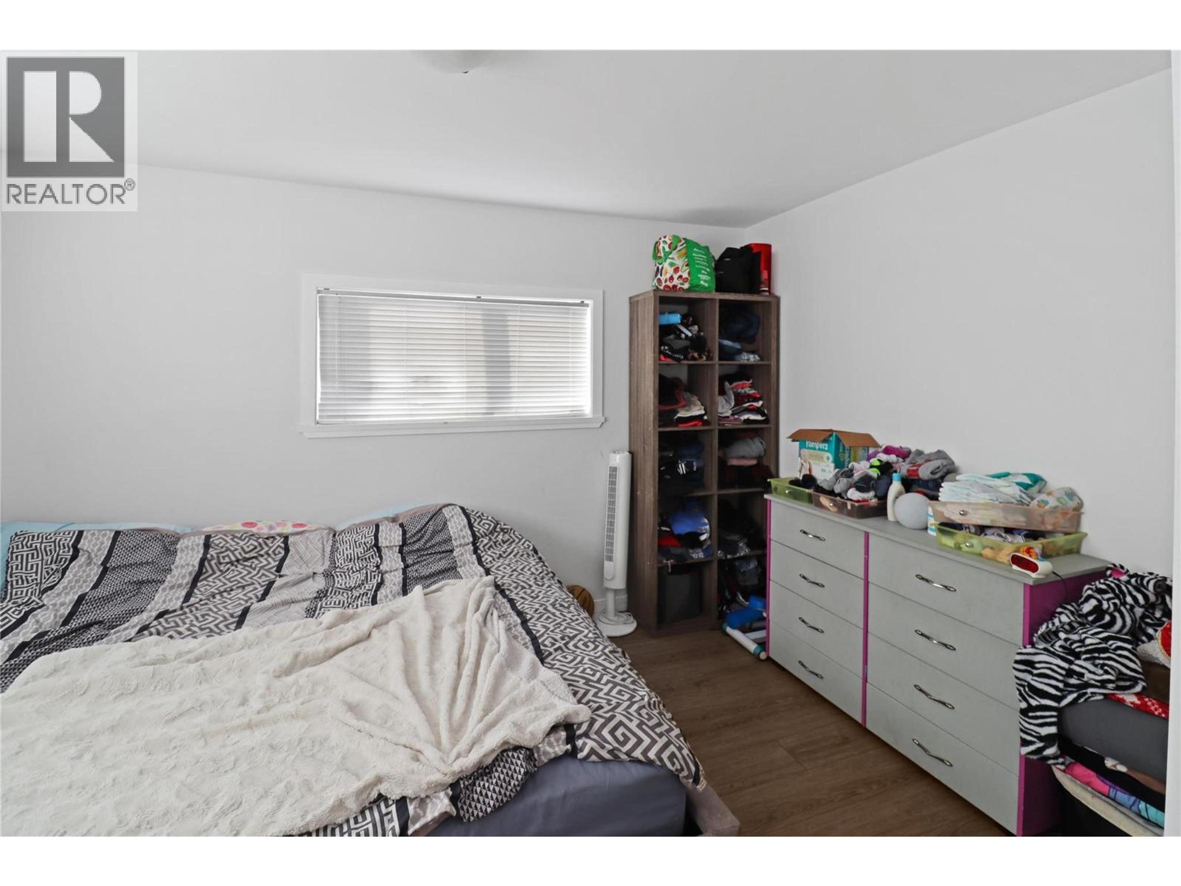 207 ANGELA AVENUE - 17