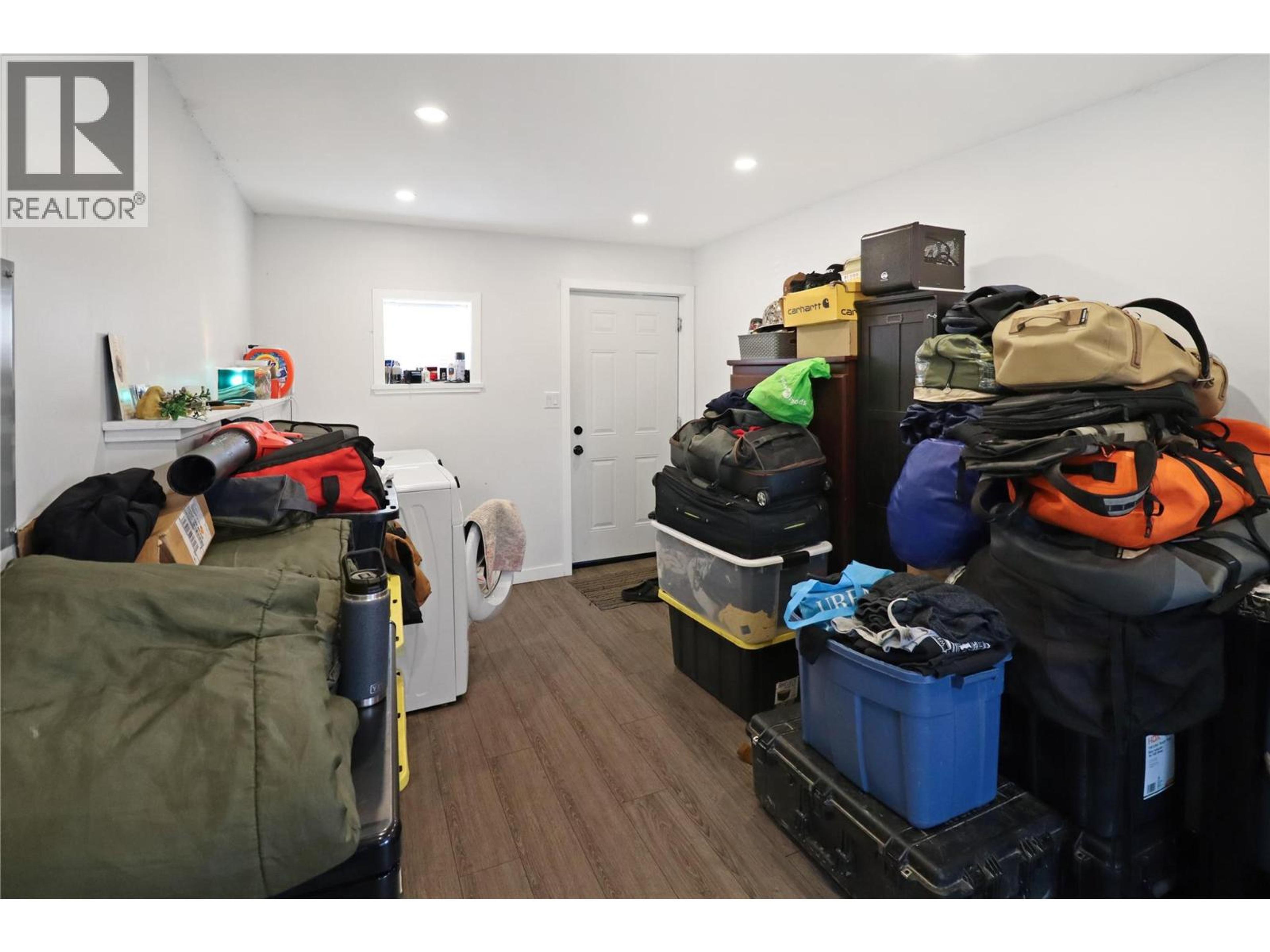 207 ANGELA AVENUE - 23