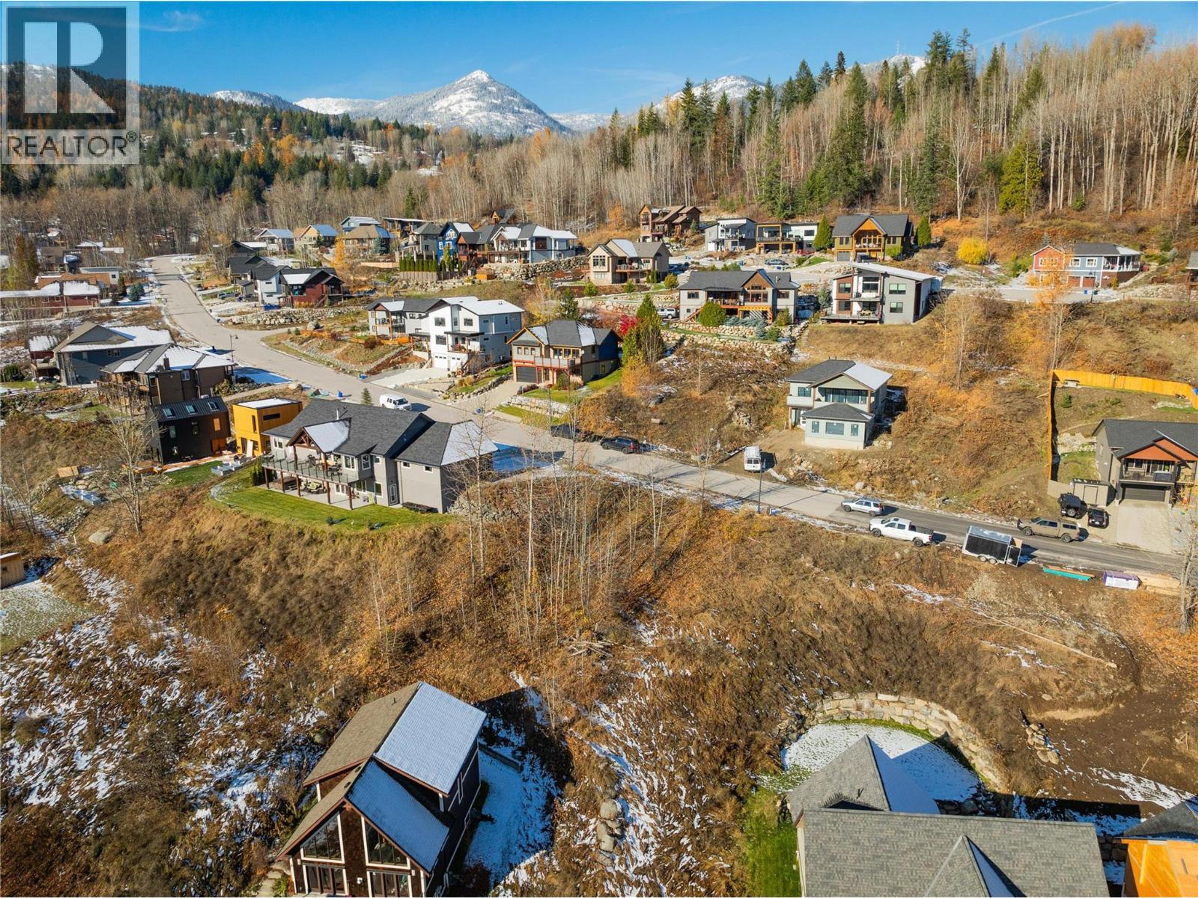 933 REDSTONE DRIVE - 4