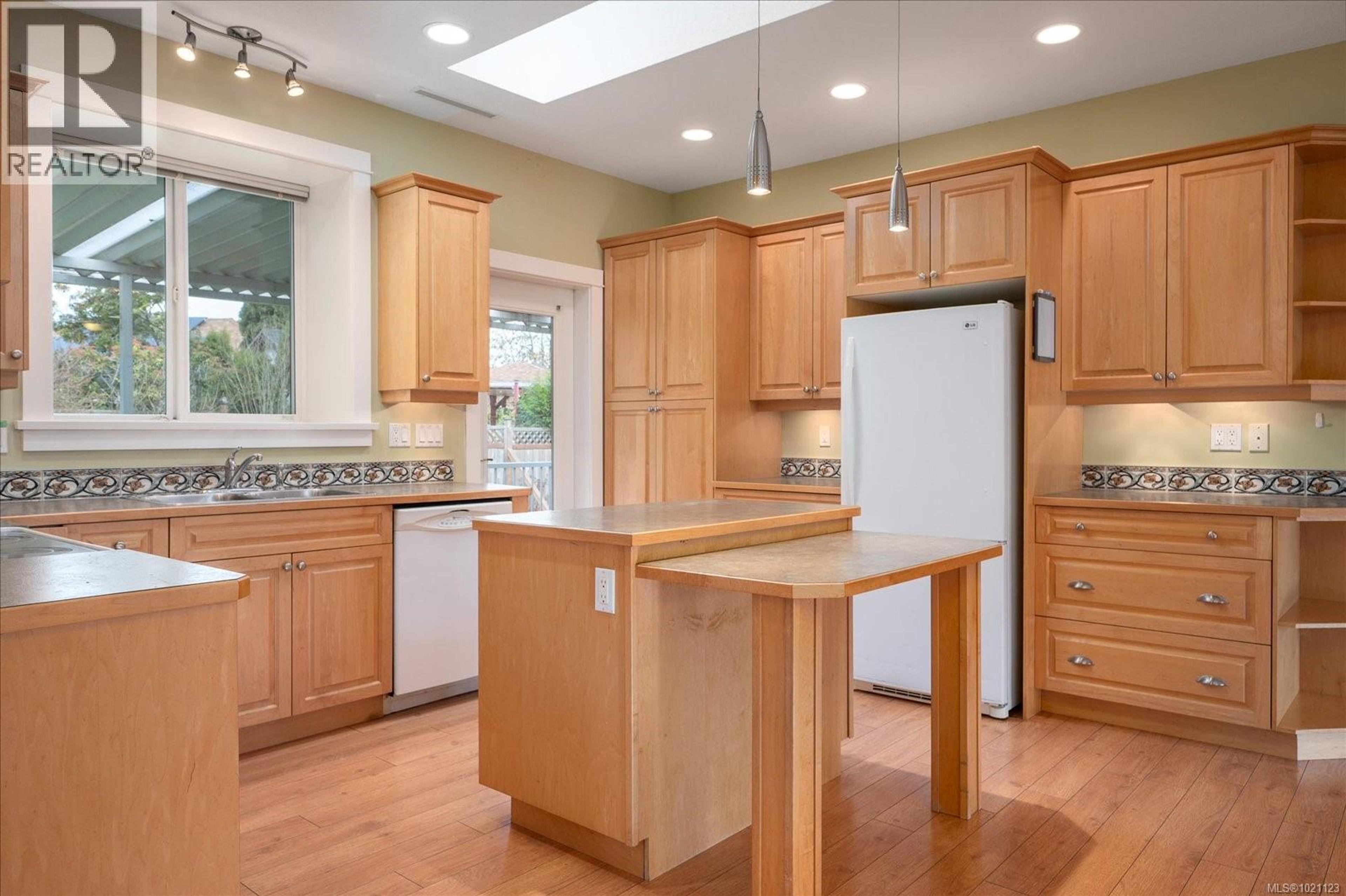 310 HOLLAND CREEK PL - 11