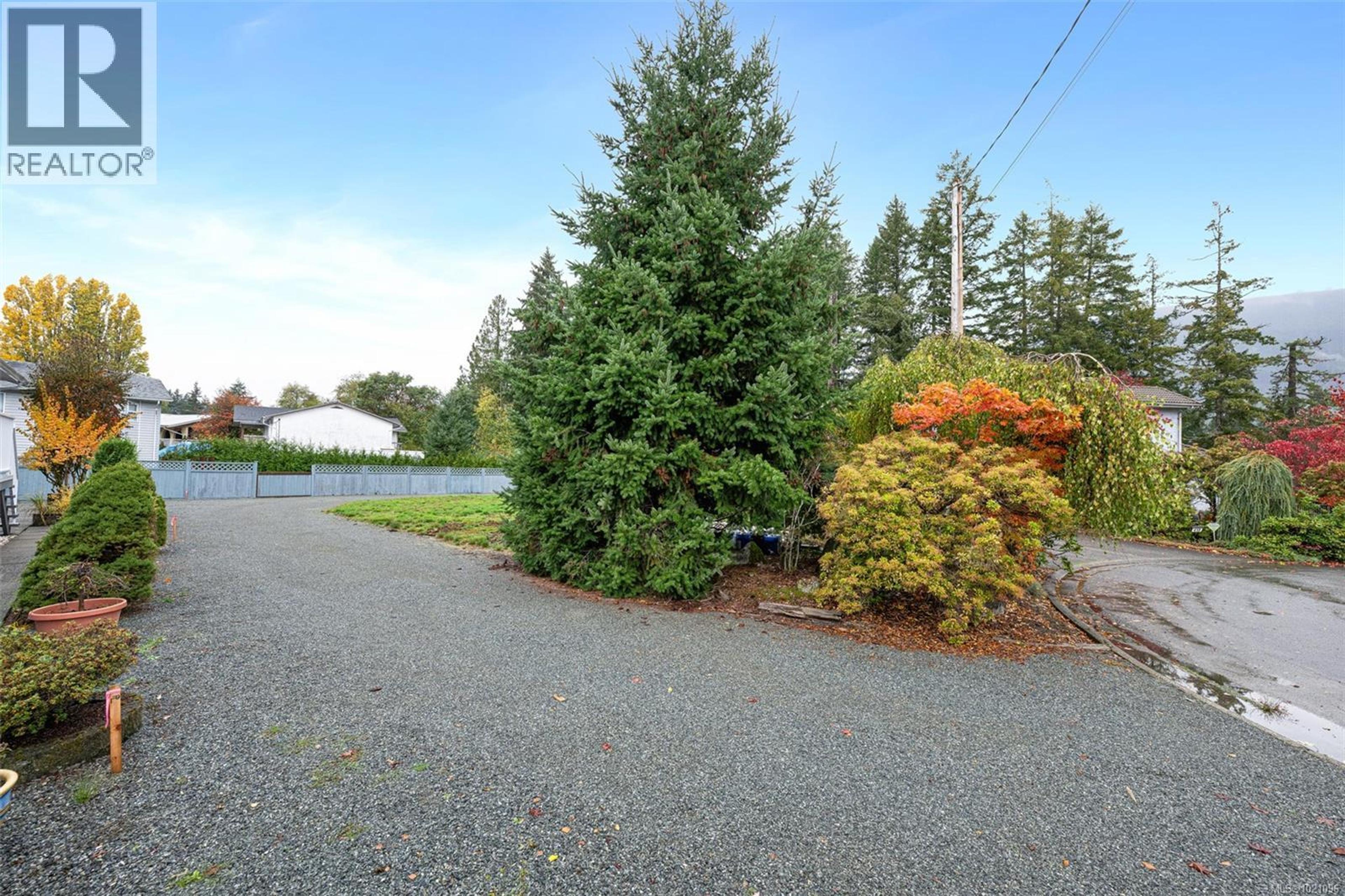 417 SCHOLEY CRES - Image 2