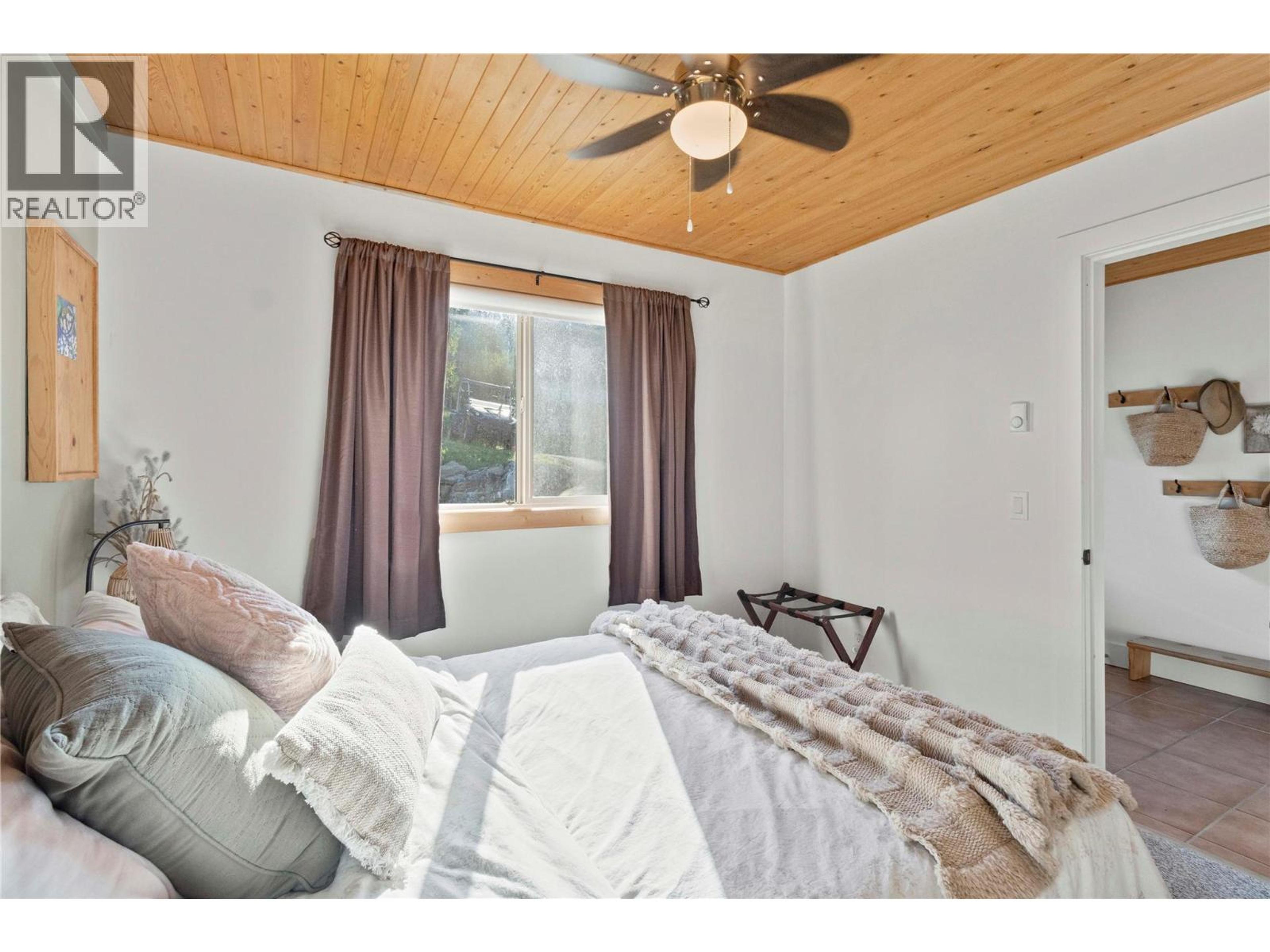 #67 6421 EAGLE BAY ROAD - 22