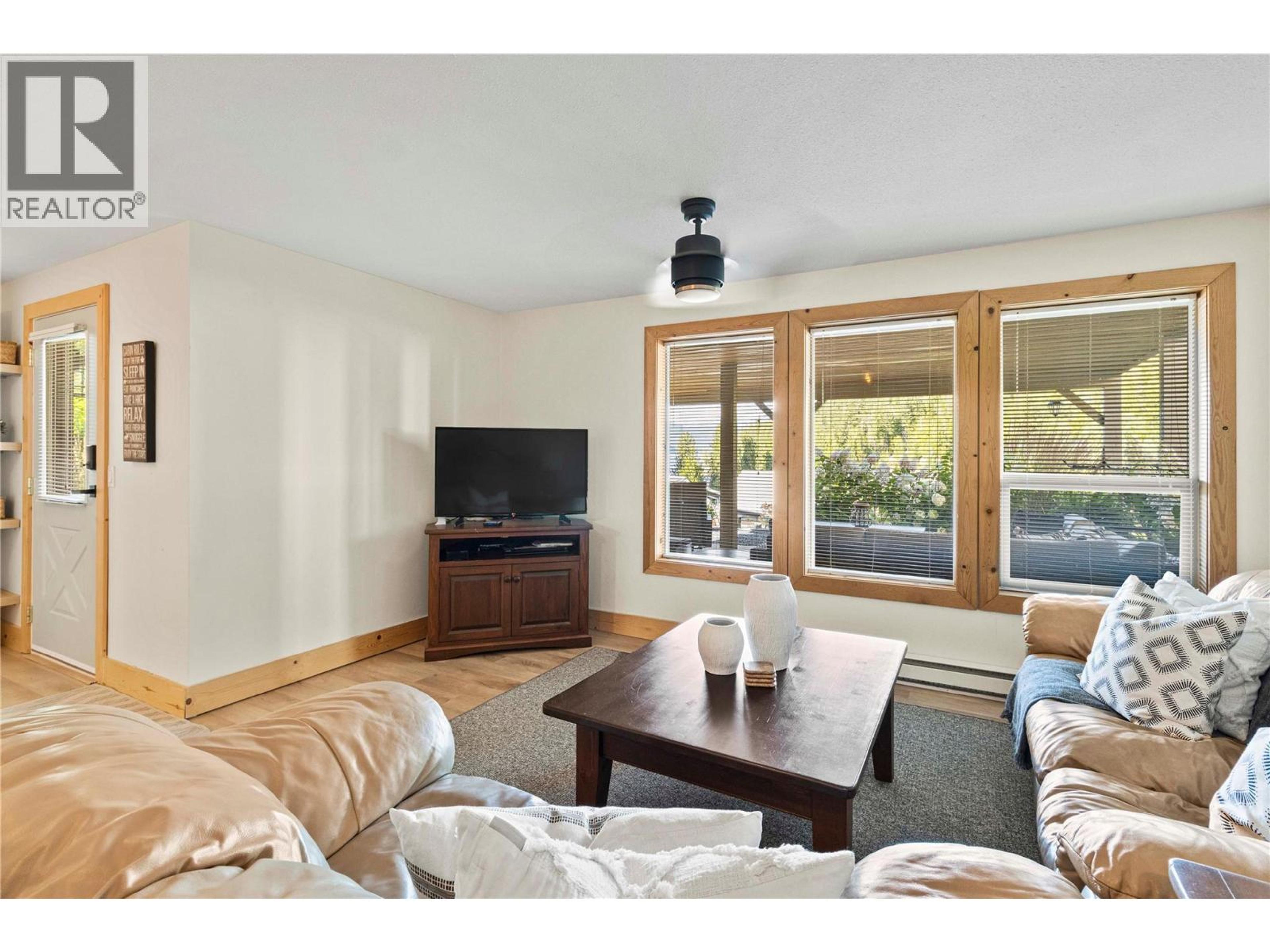 #67 6421 EAGLE BAY ROAD - 29