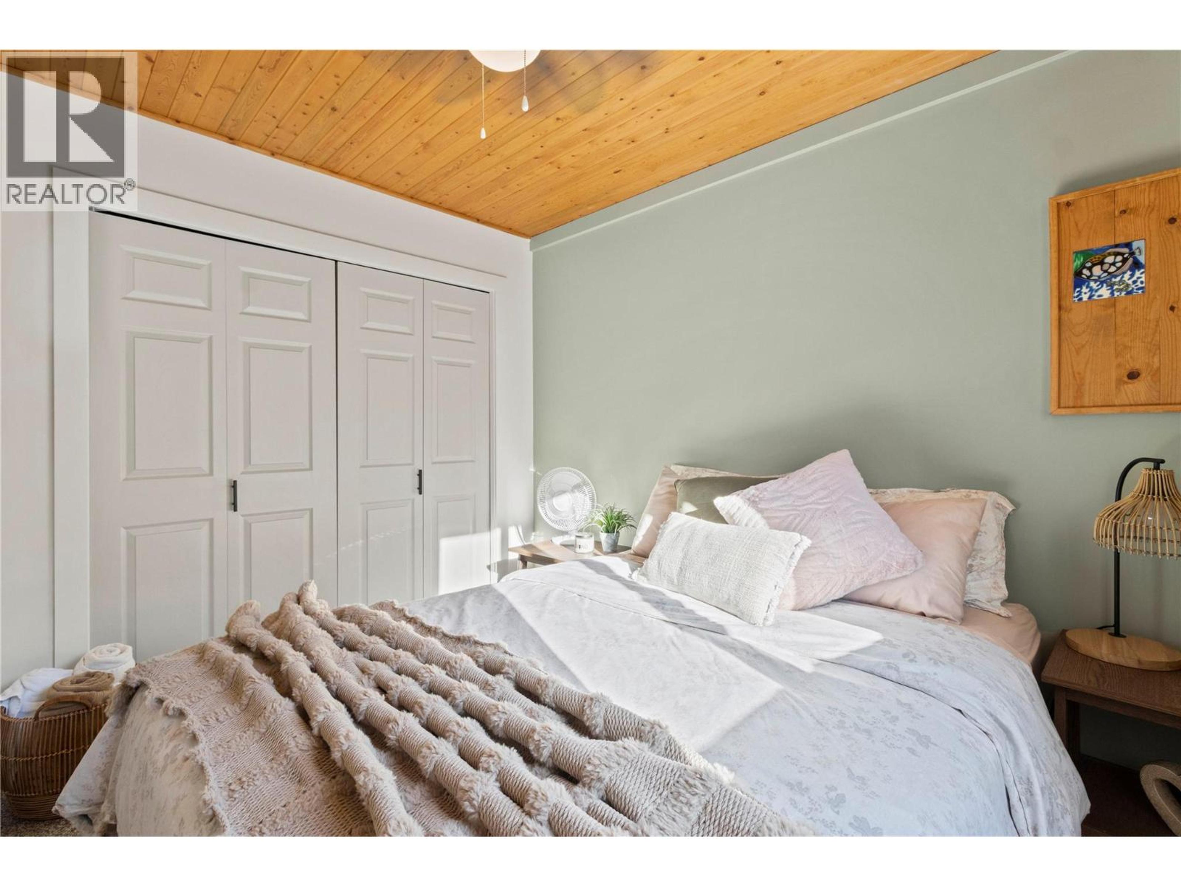 #67 6421 EAGLE BAY ROAD - 21