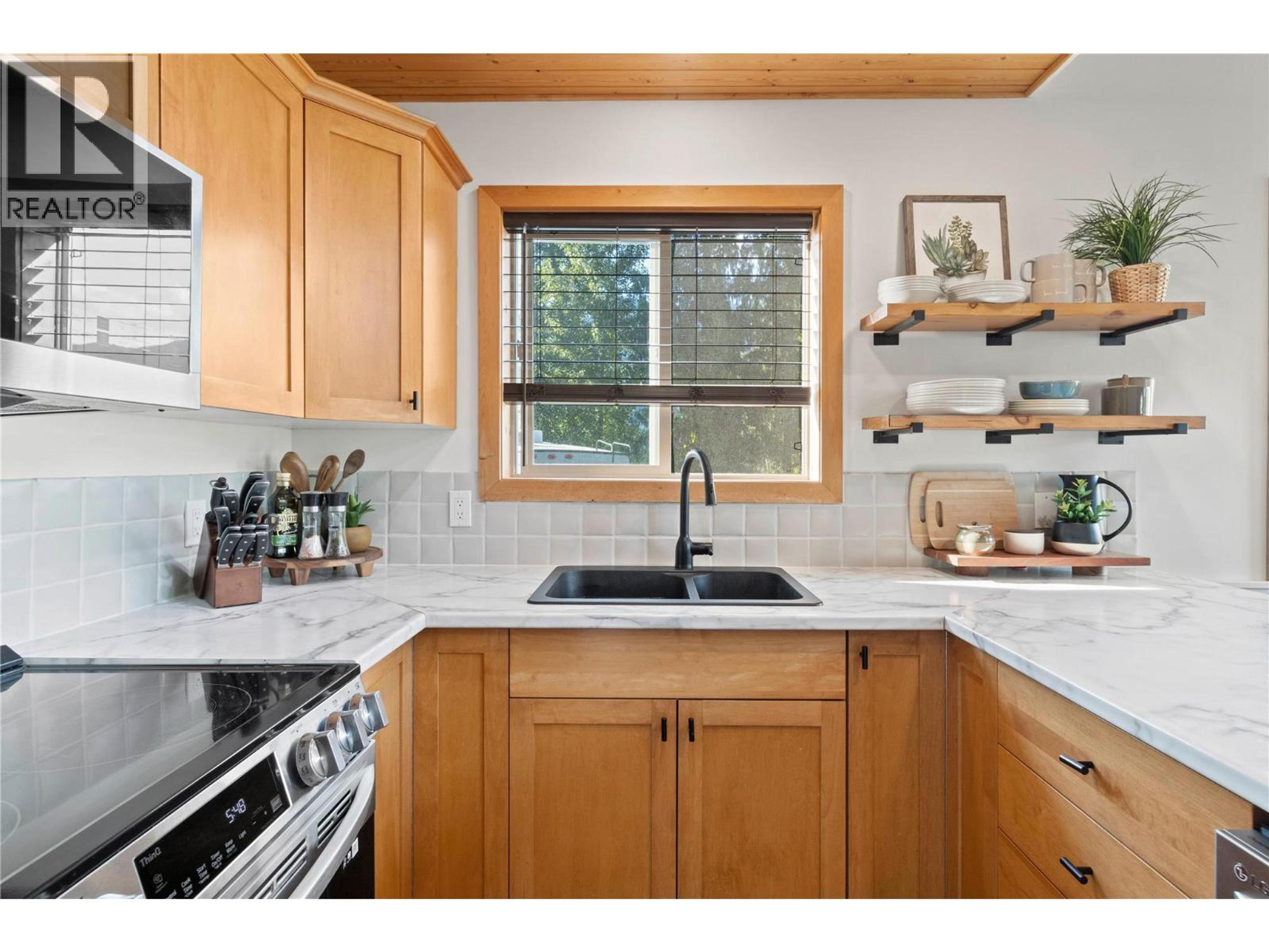 #67 6421 EAGLE BAY ROAD - 16