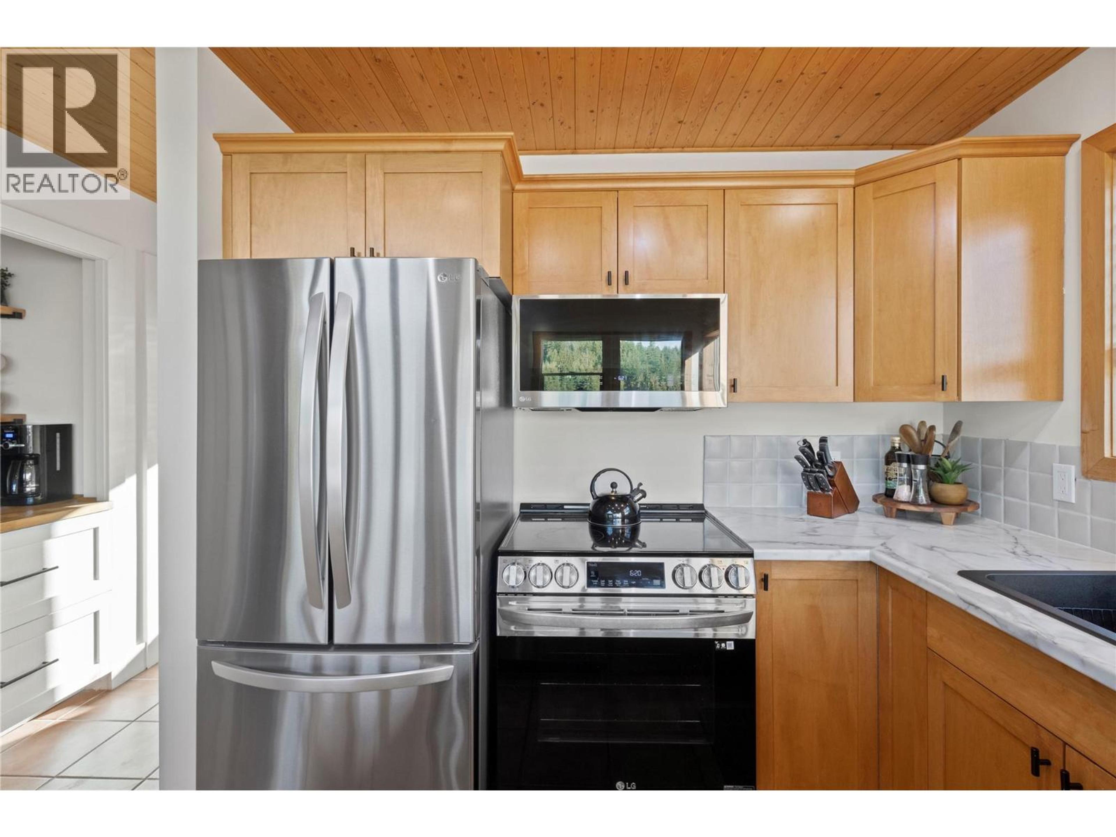 #67 6421 EAGLE BAY ROAD - 14