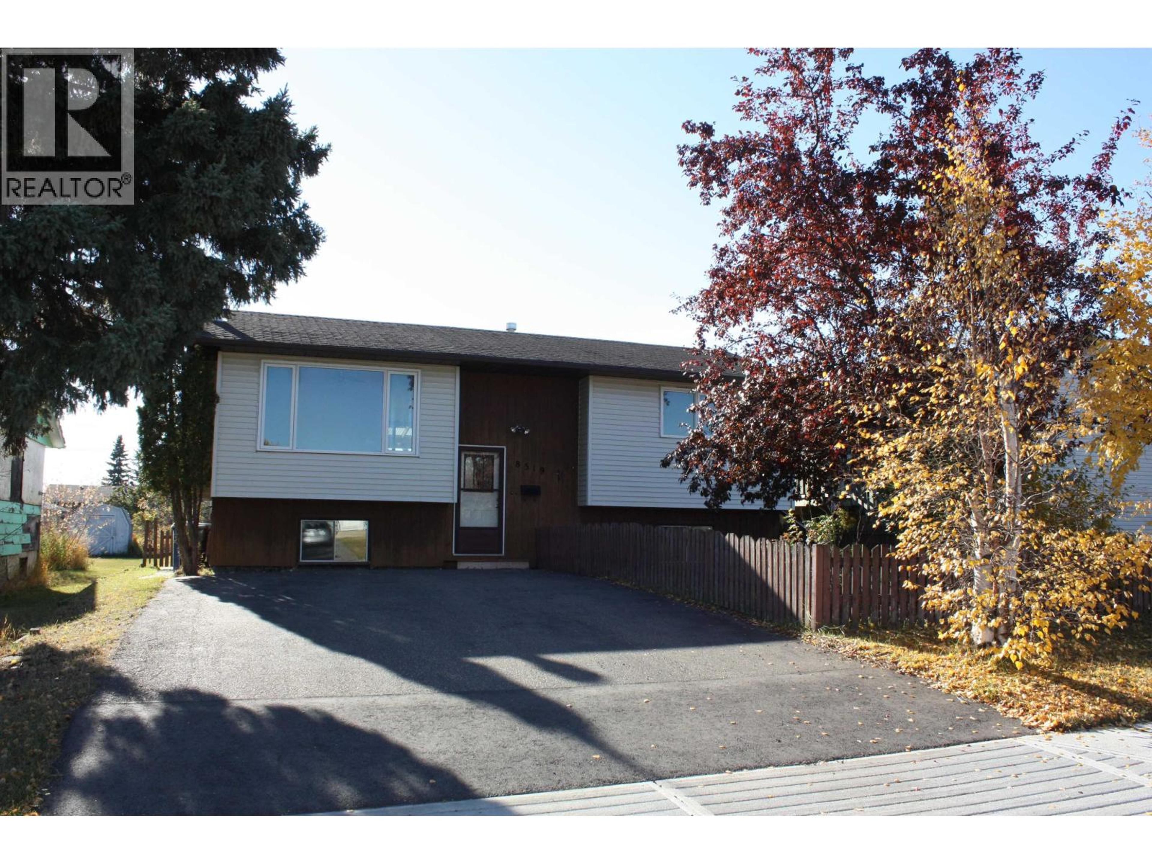 8519 95 AVENUE - Main Image