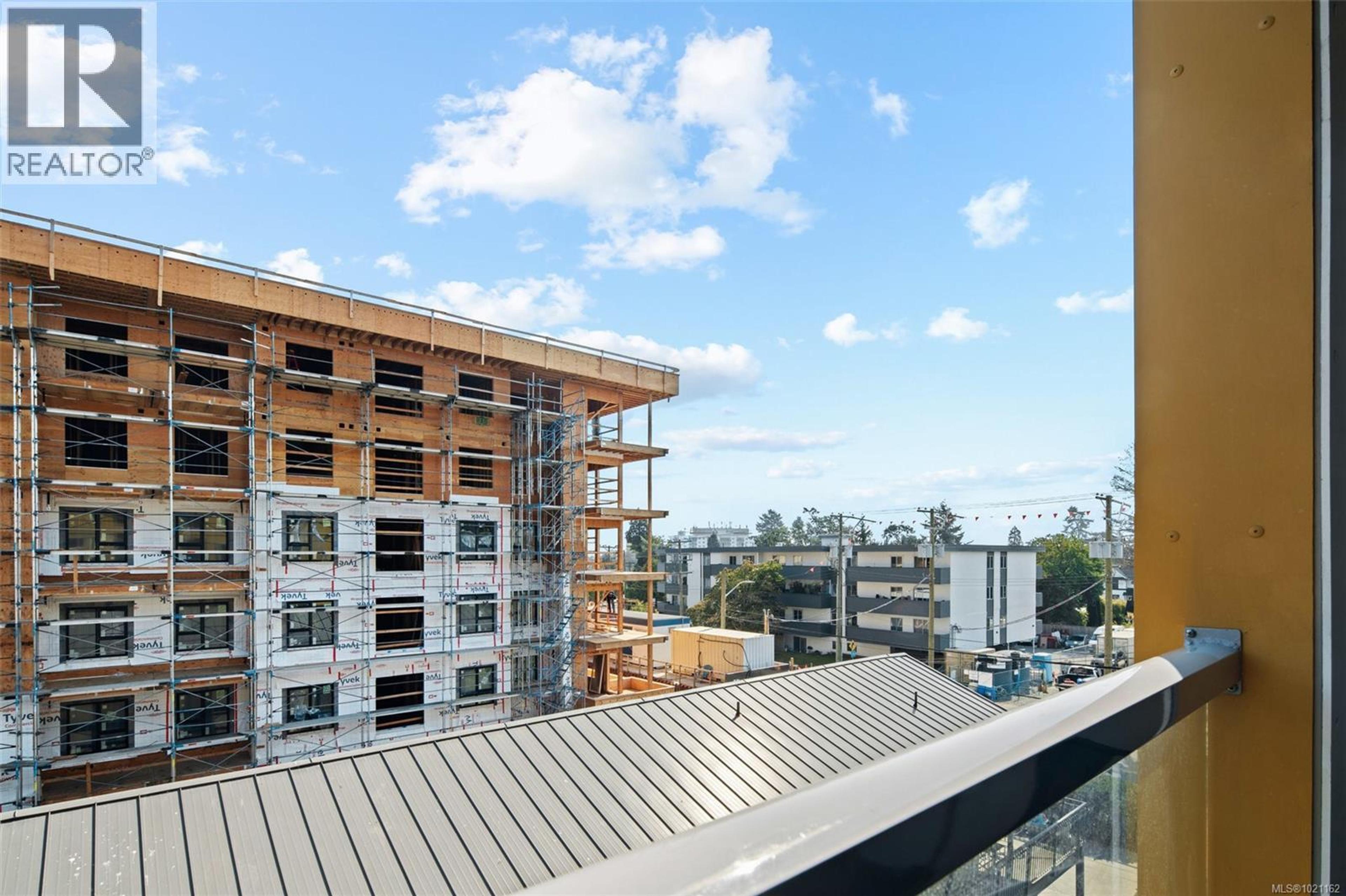 #403 826 ESQUIMALT RD - 10