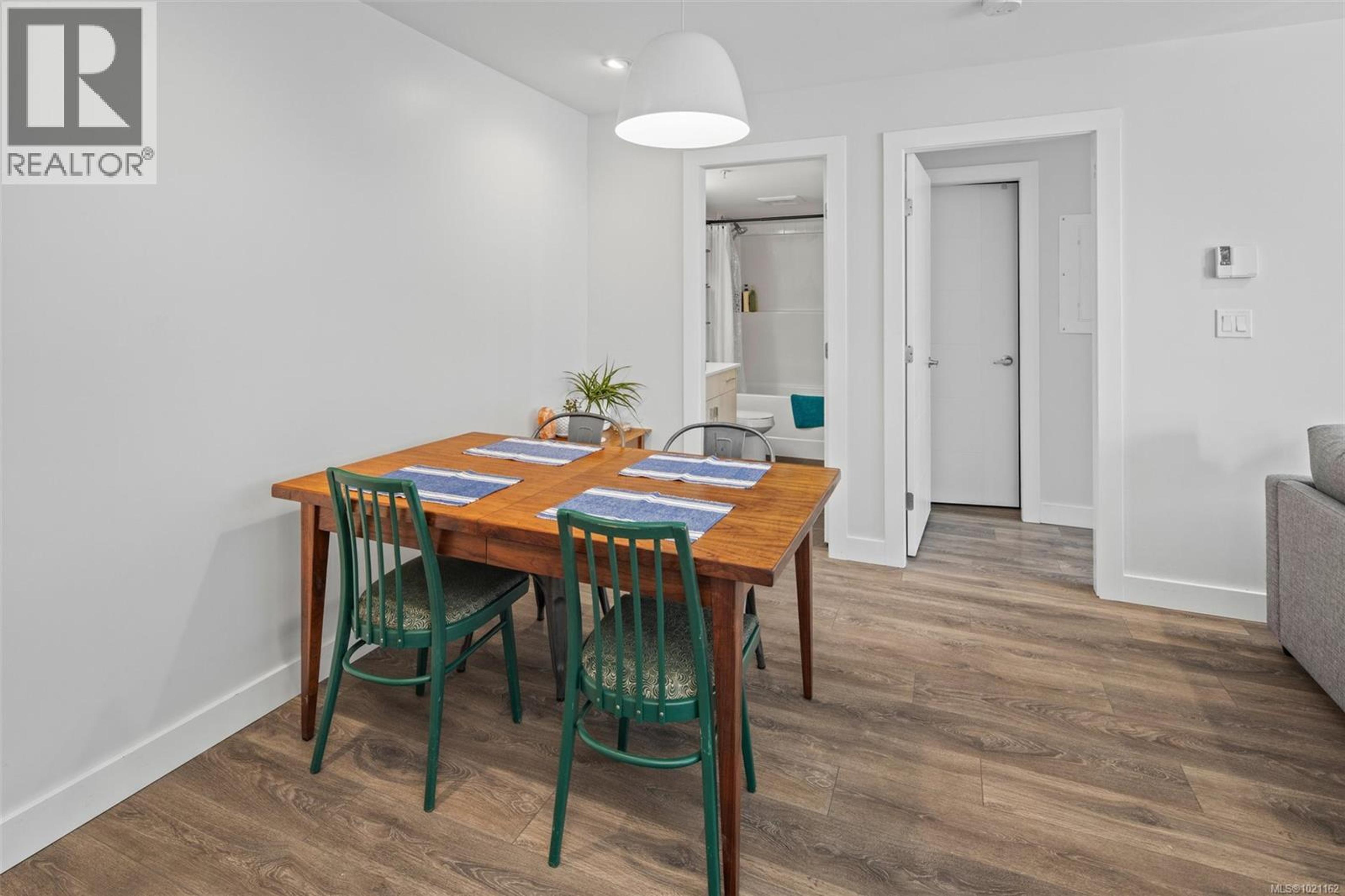 #403 826 ESQUIMALT RD - 13