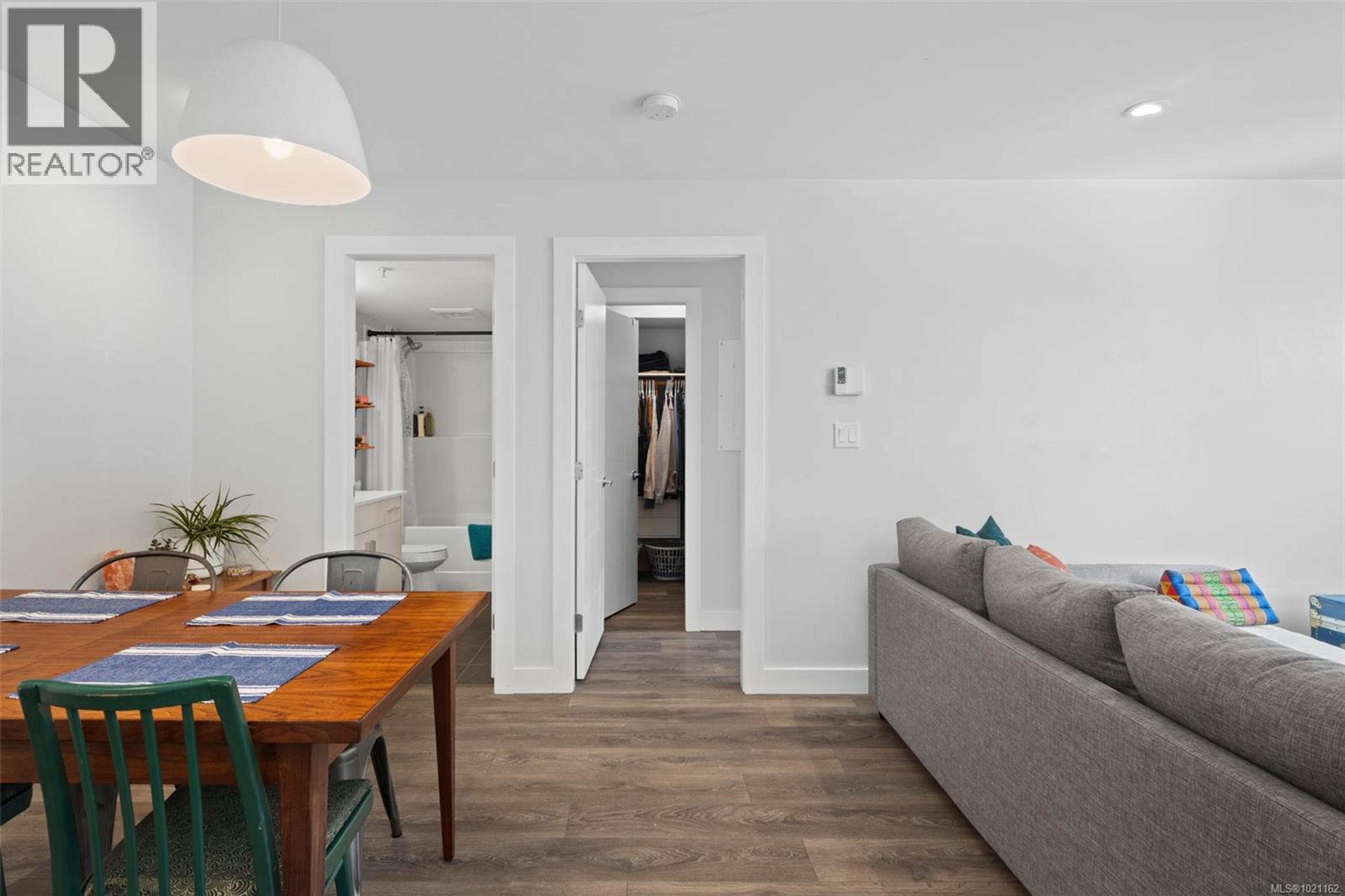 #403 826 ESQUIMALT RD - 15