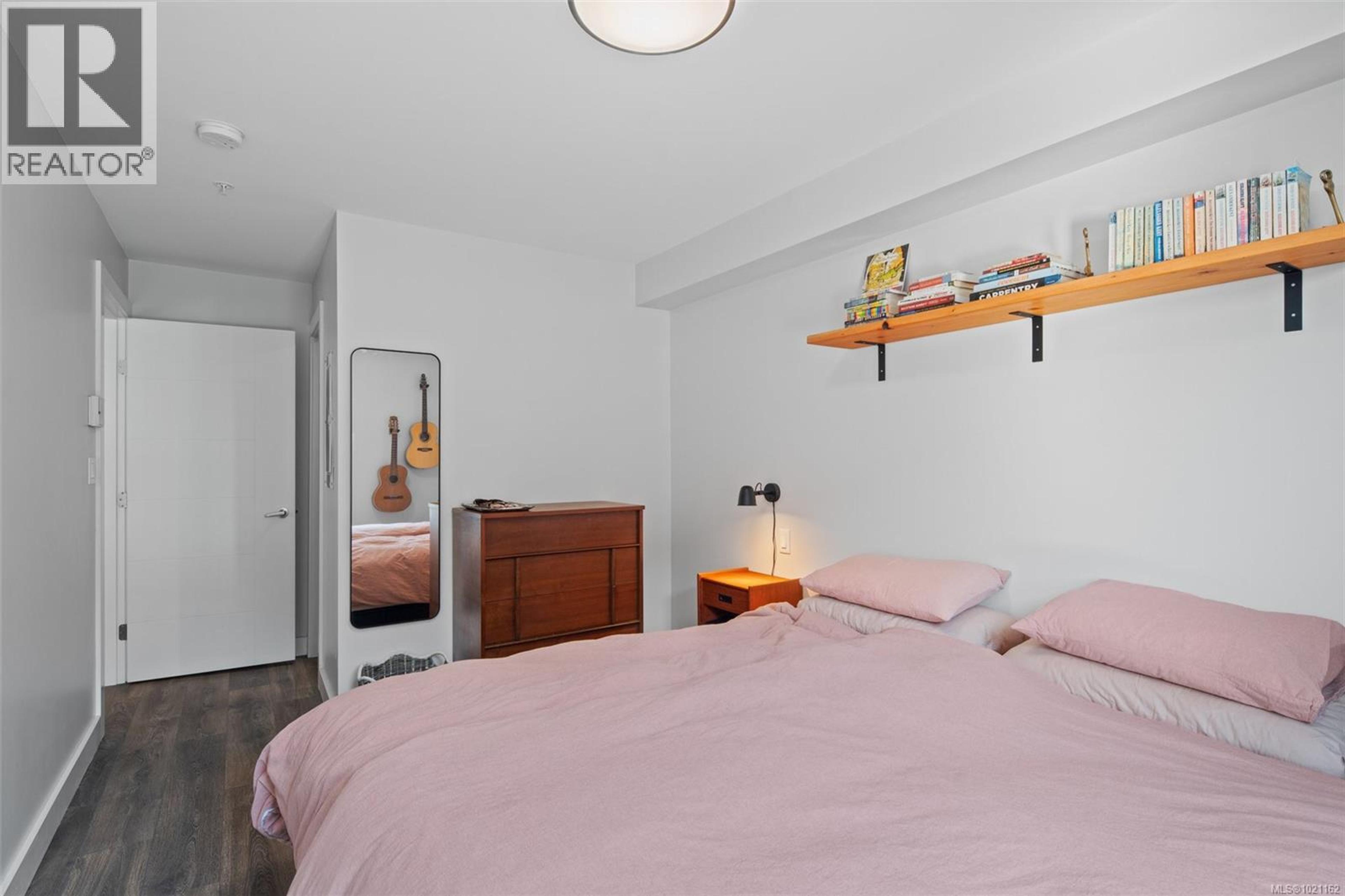 #403 826 ESQUIMALT RD - 19