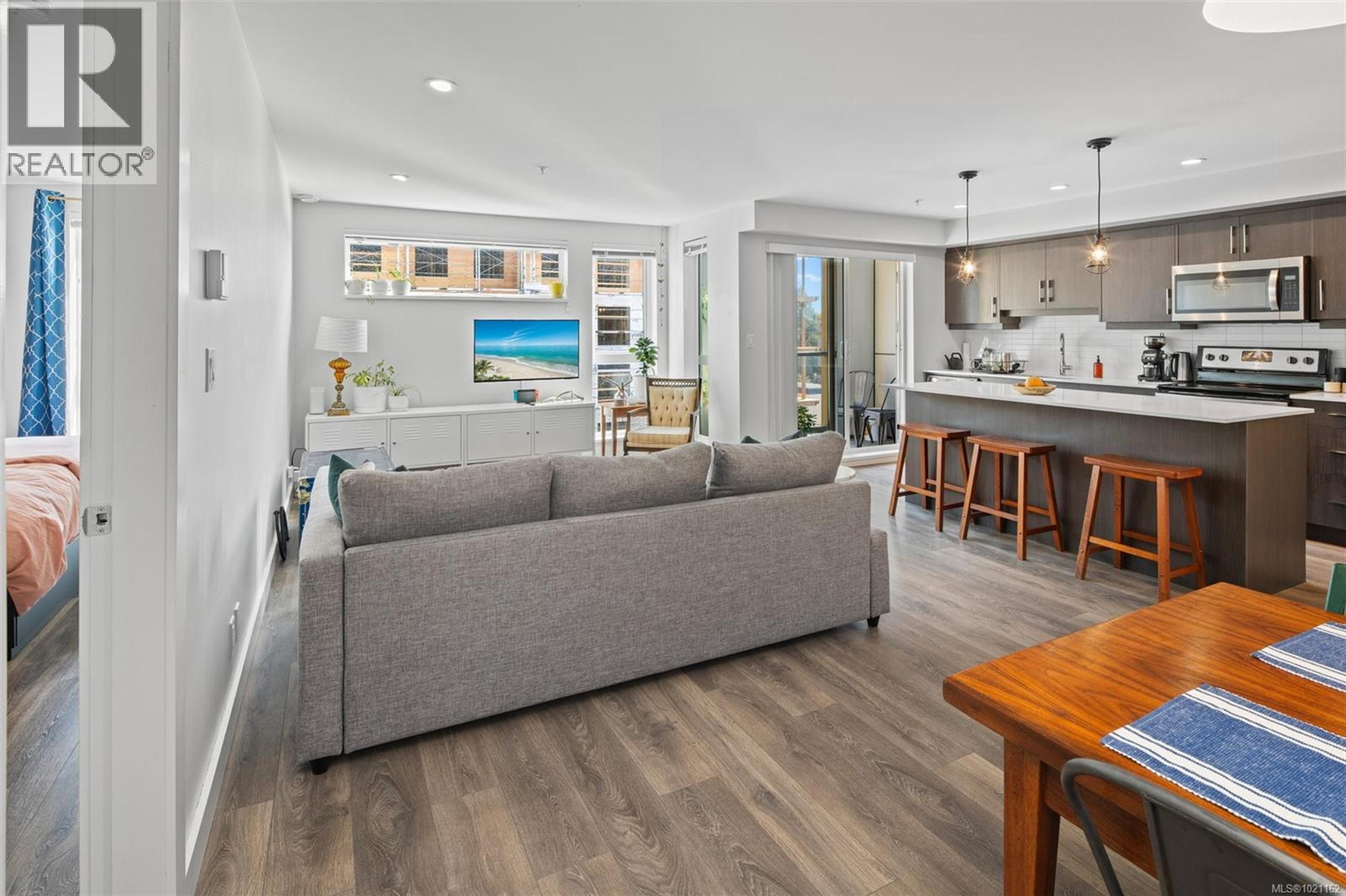 #403 826 ESQUIMALT RD - 21