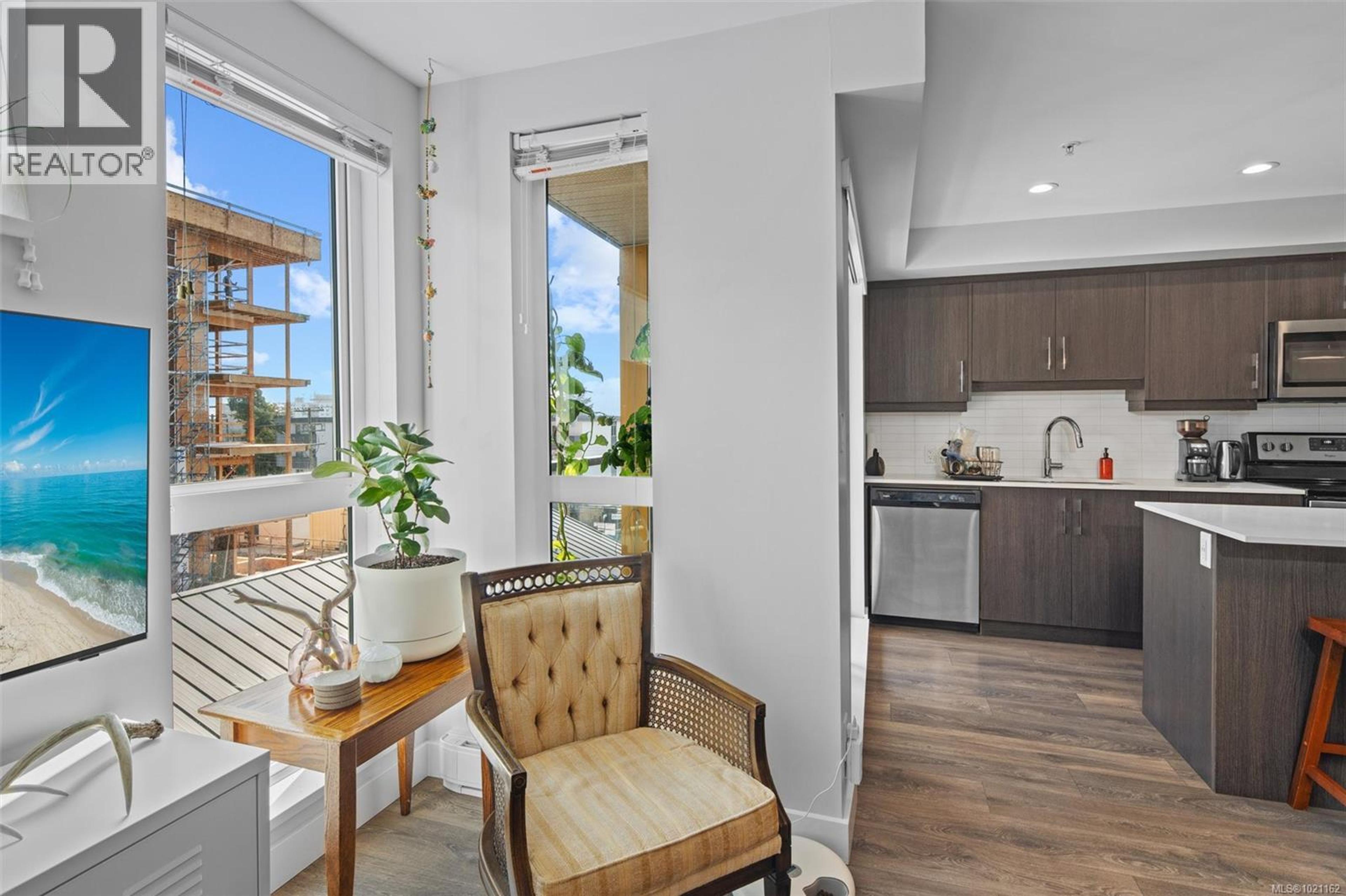 #403 826 ESQUIMALT RD - 22