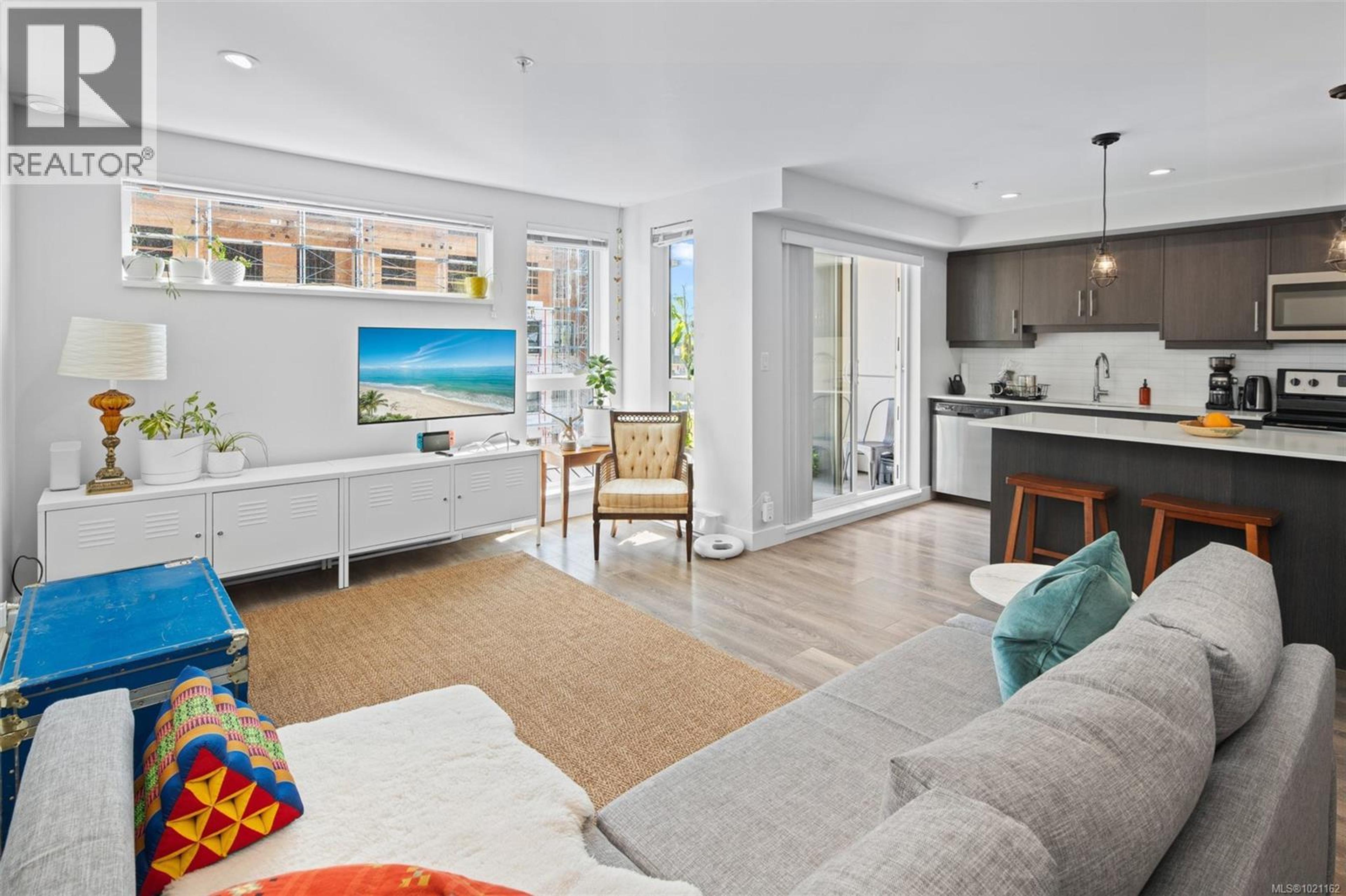 #403 826 ESQUIMALT RD - 28