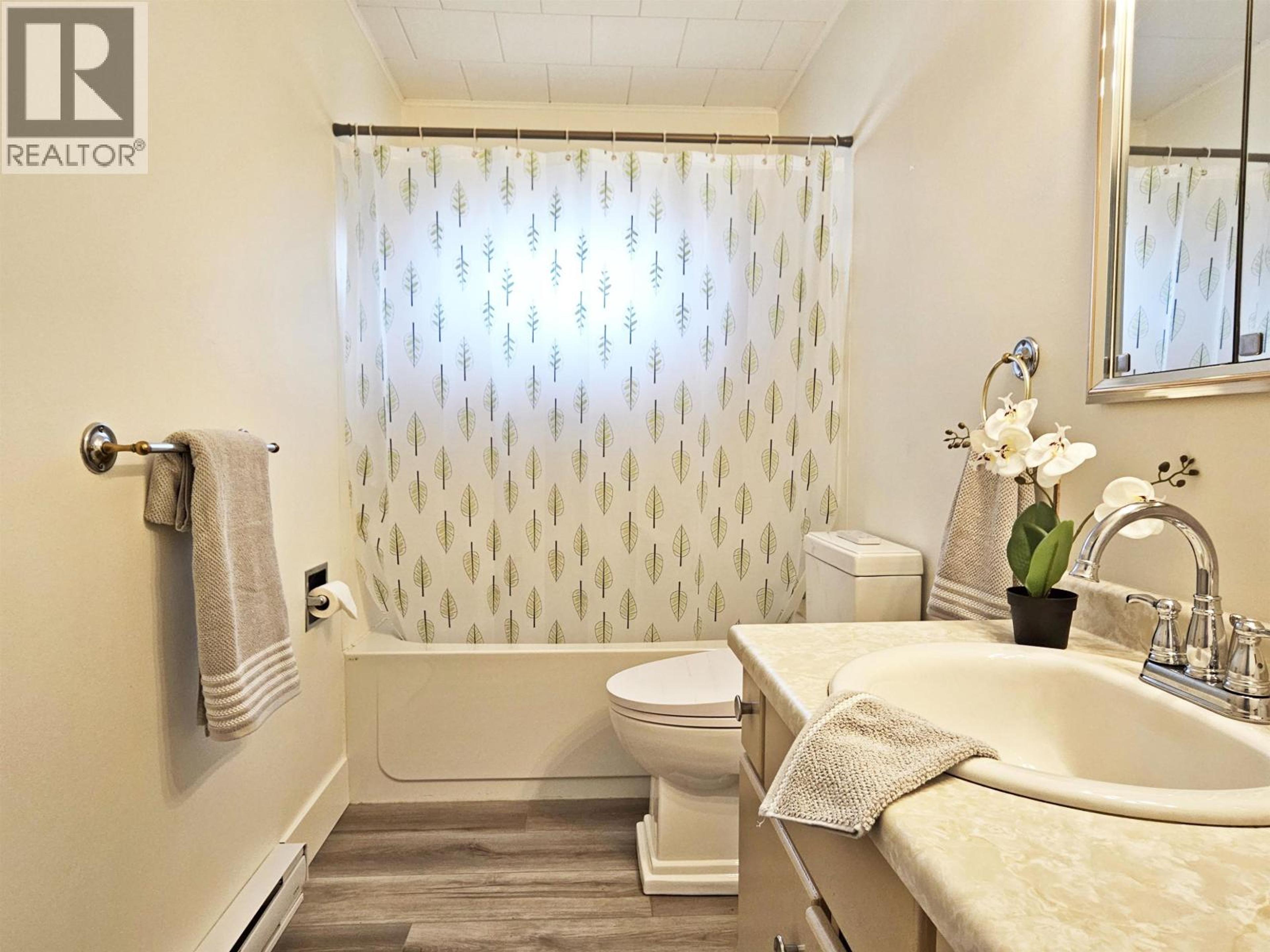 426 MCKELVIE ROAD - 30