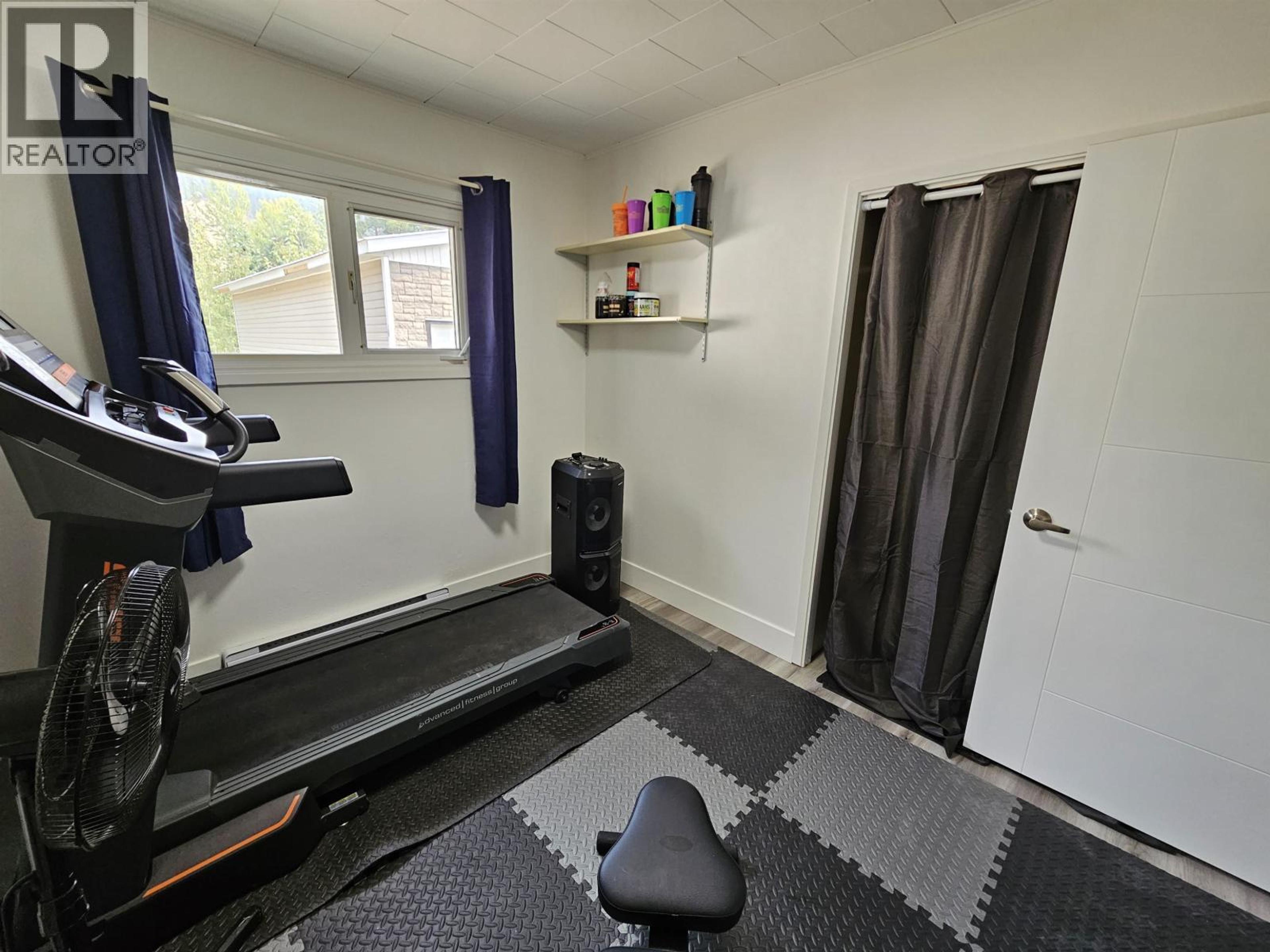 426 MCKELVIE ROAD - 33