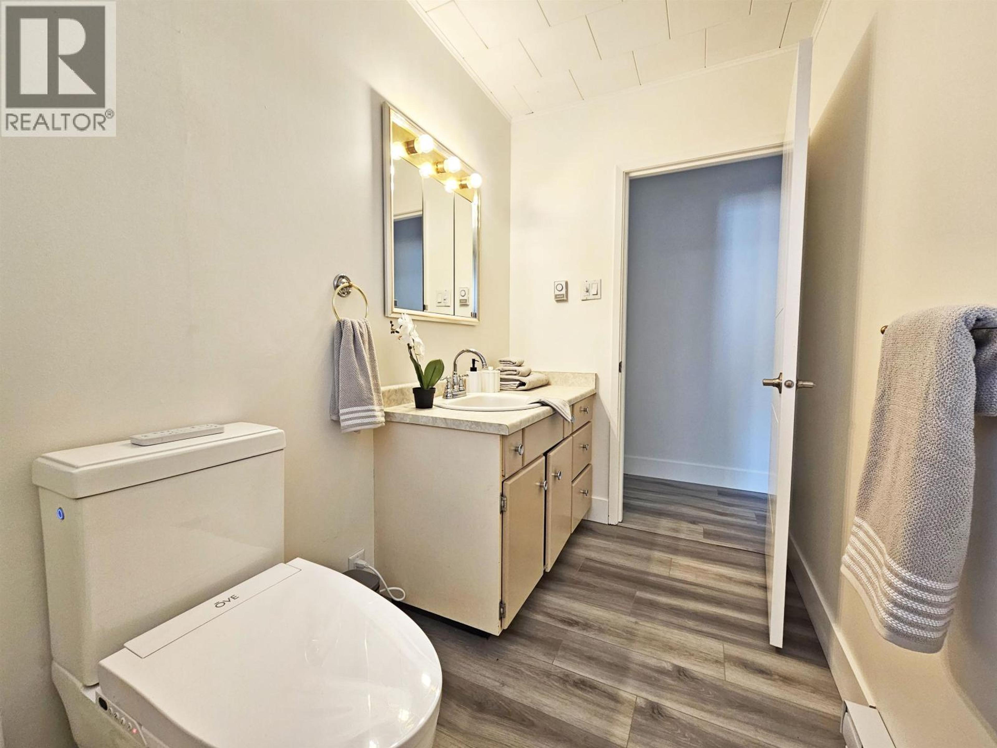 426 MCKELVIE ROAD - 28