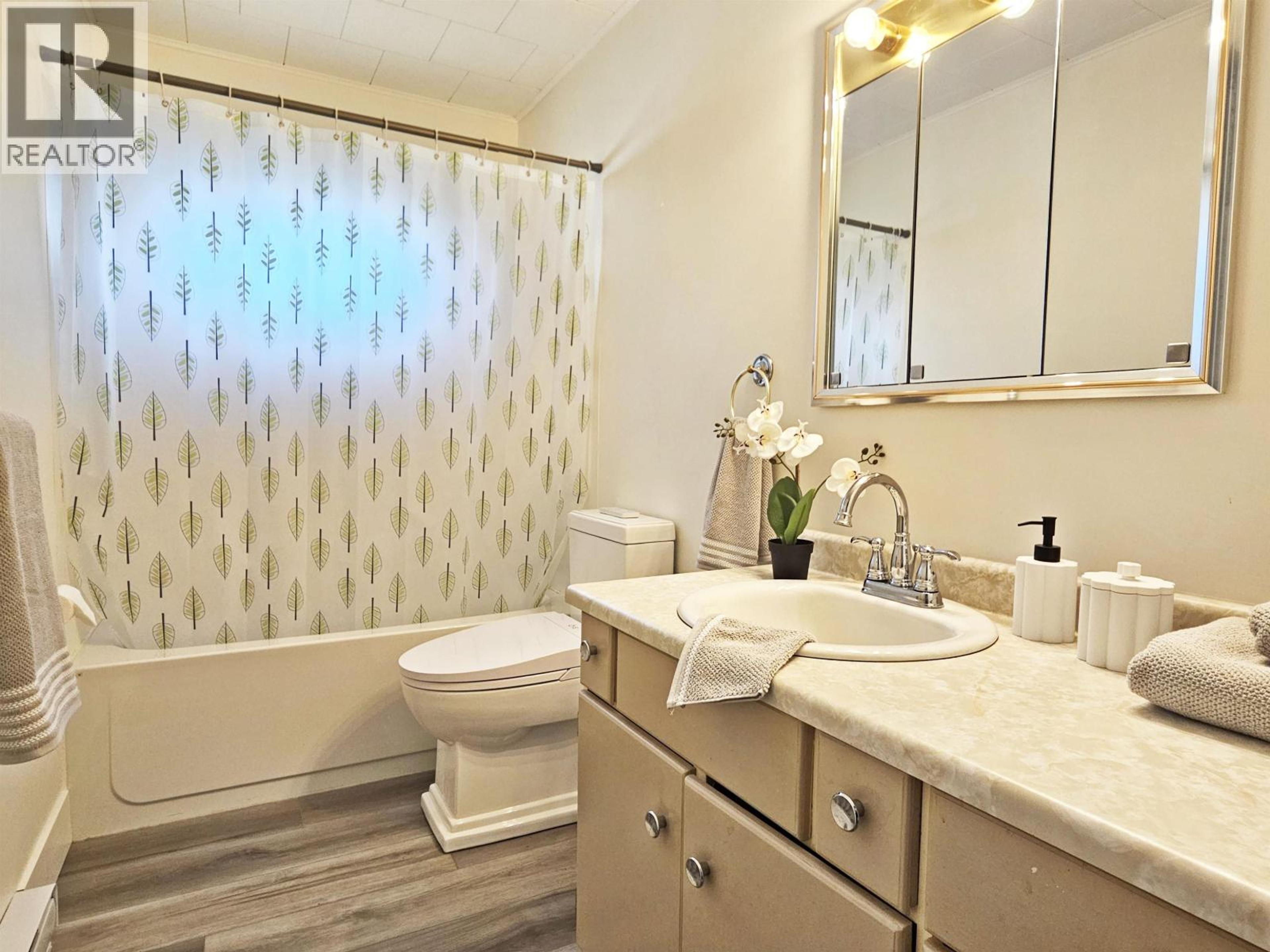 426 MCKELVIE ROAD - 31