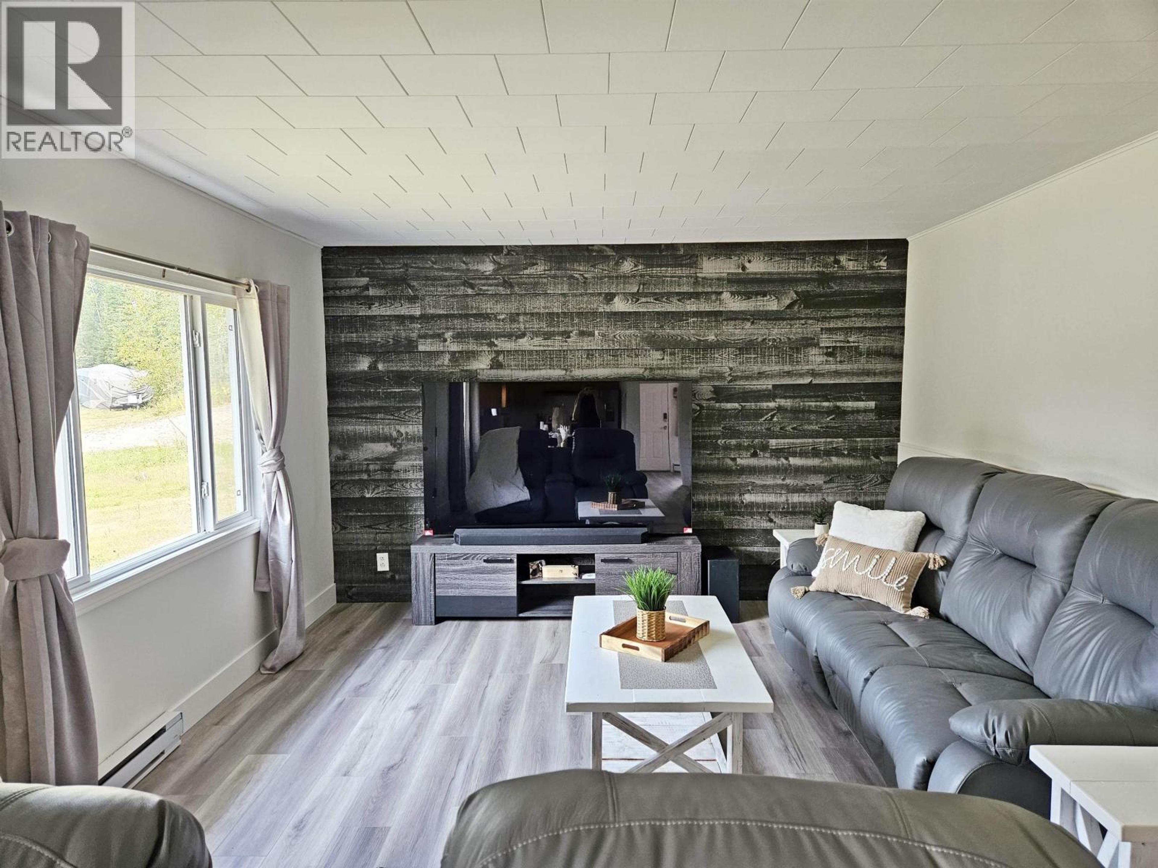 426 MCKELVIE ROAD - 23