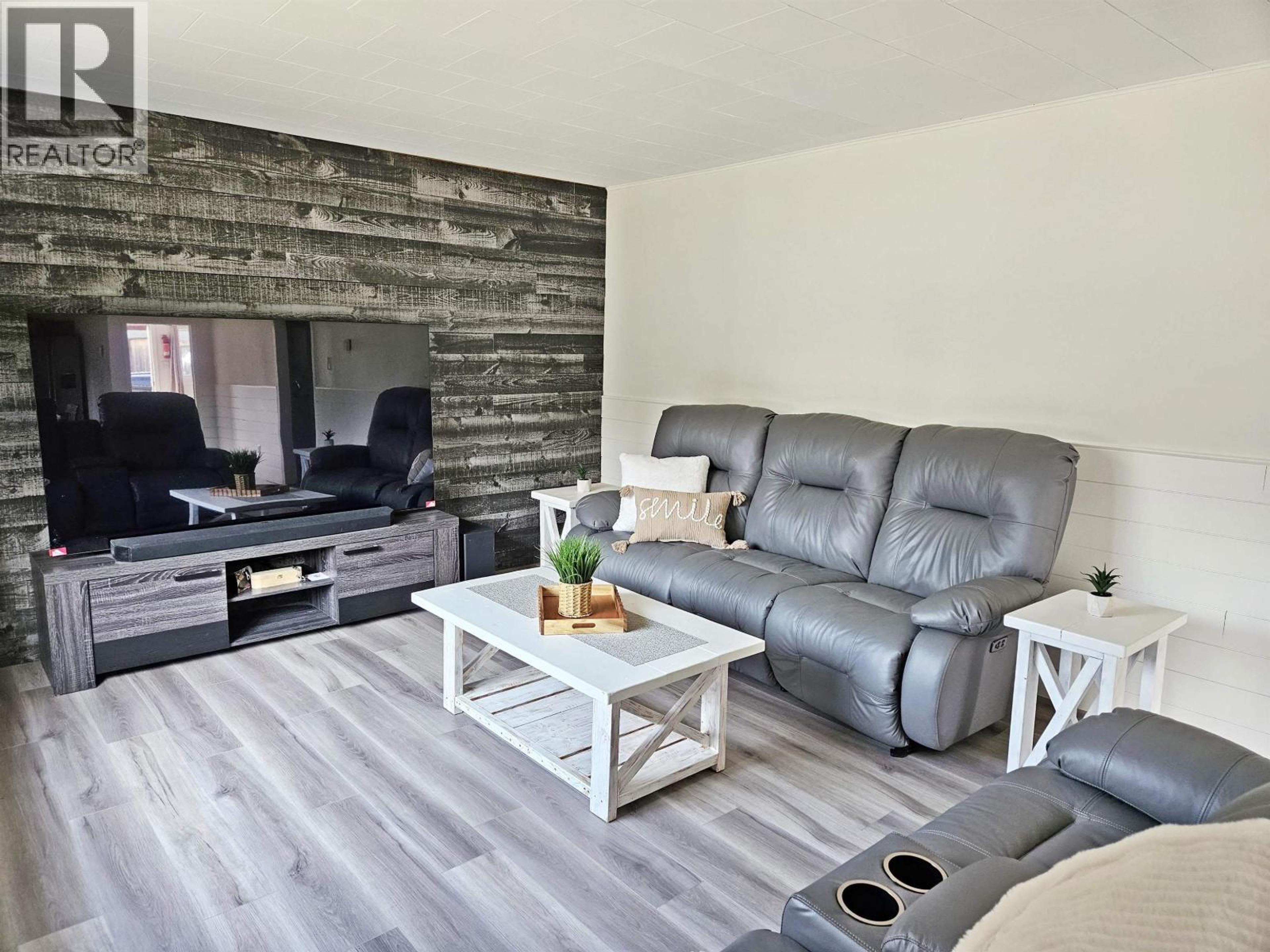 426 MCKELVIE ROAD - 24