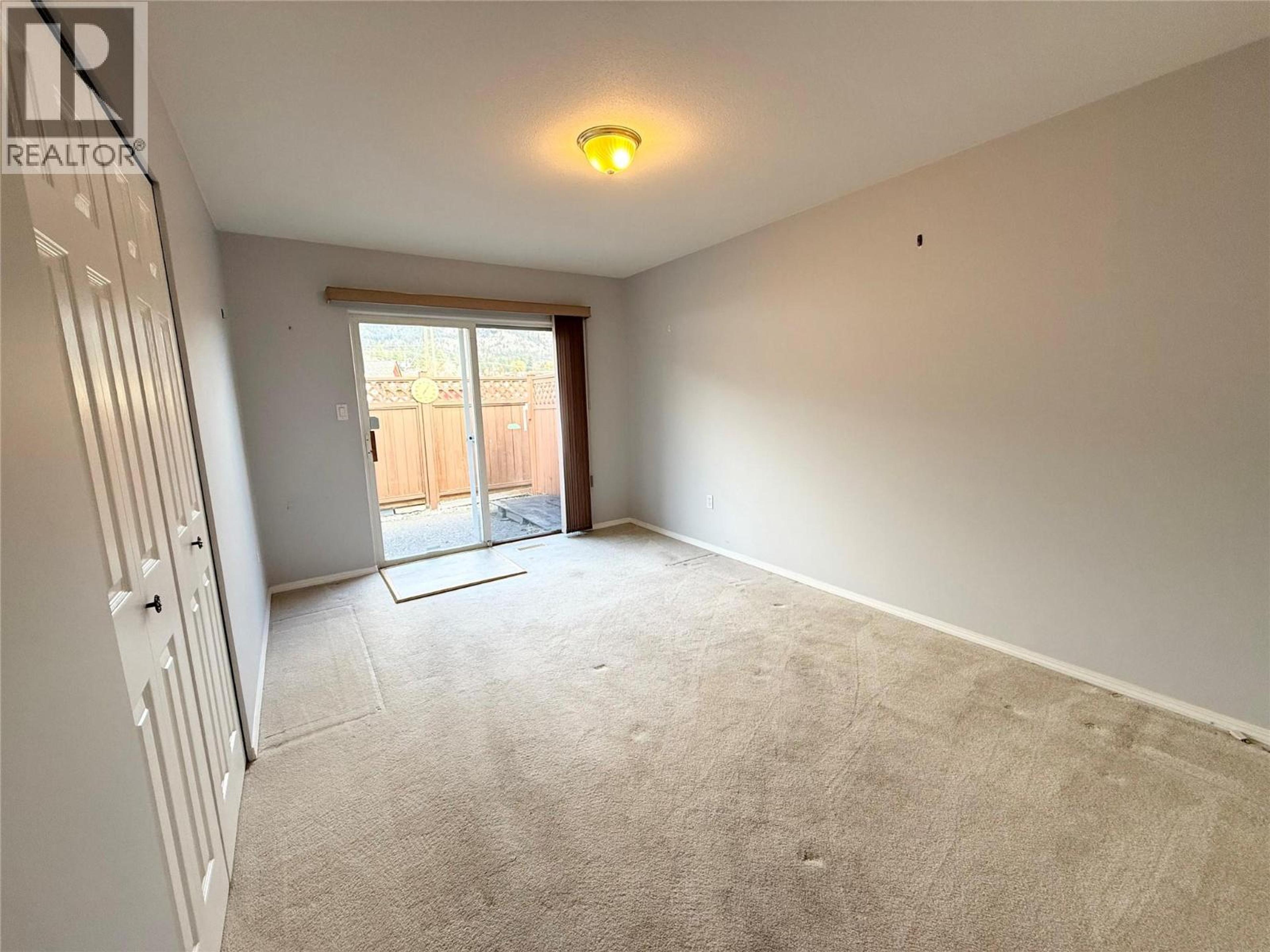 #6 2760 VOGHT STREET - 18