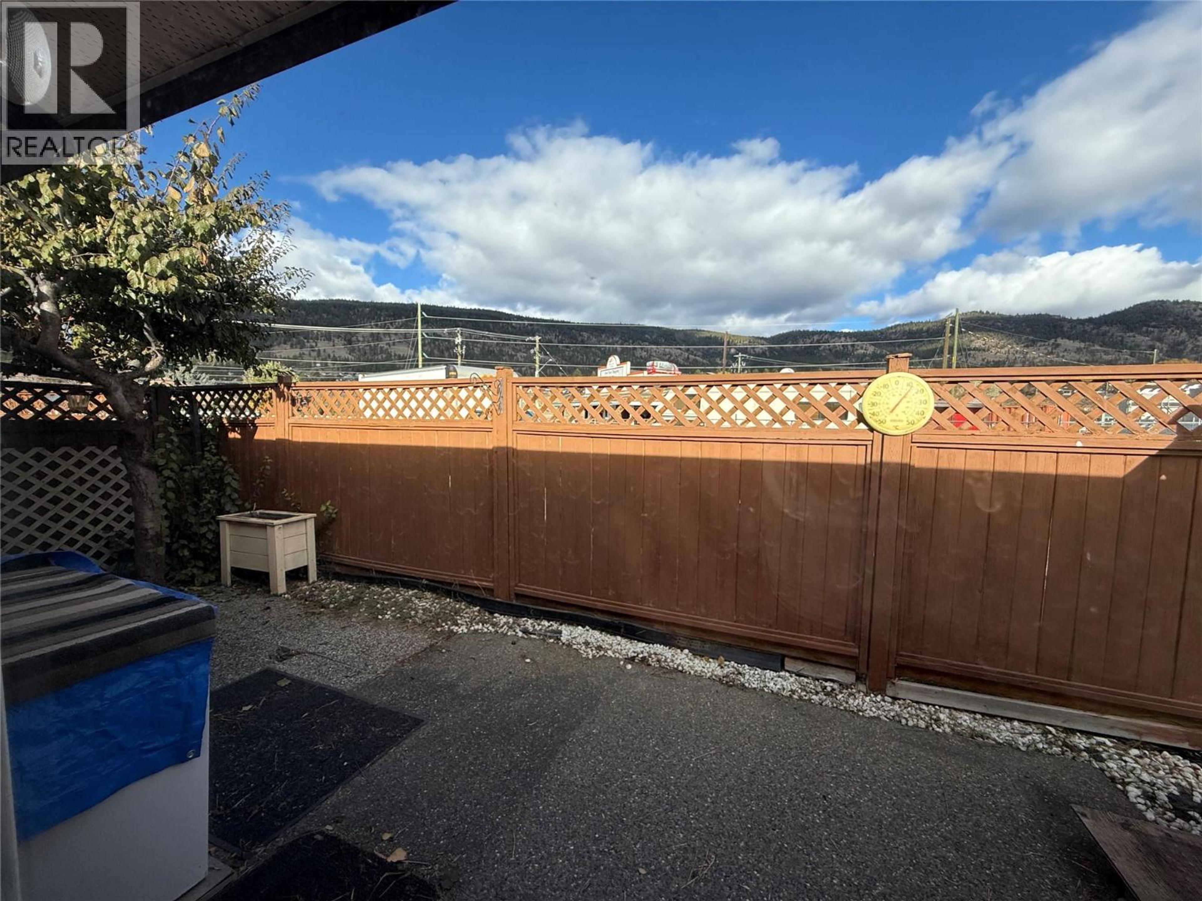 #6 2760 VOGHT STREET - 21