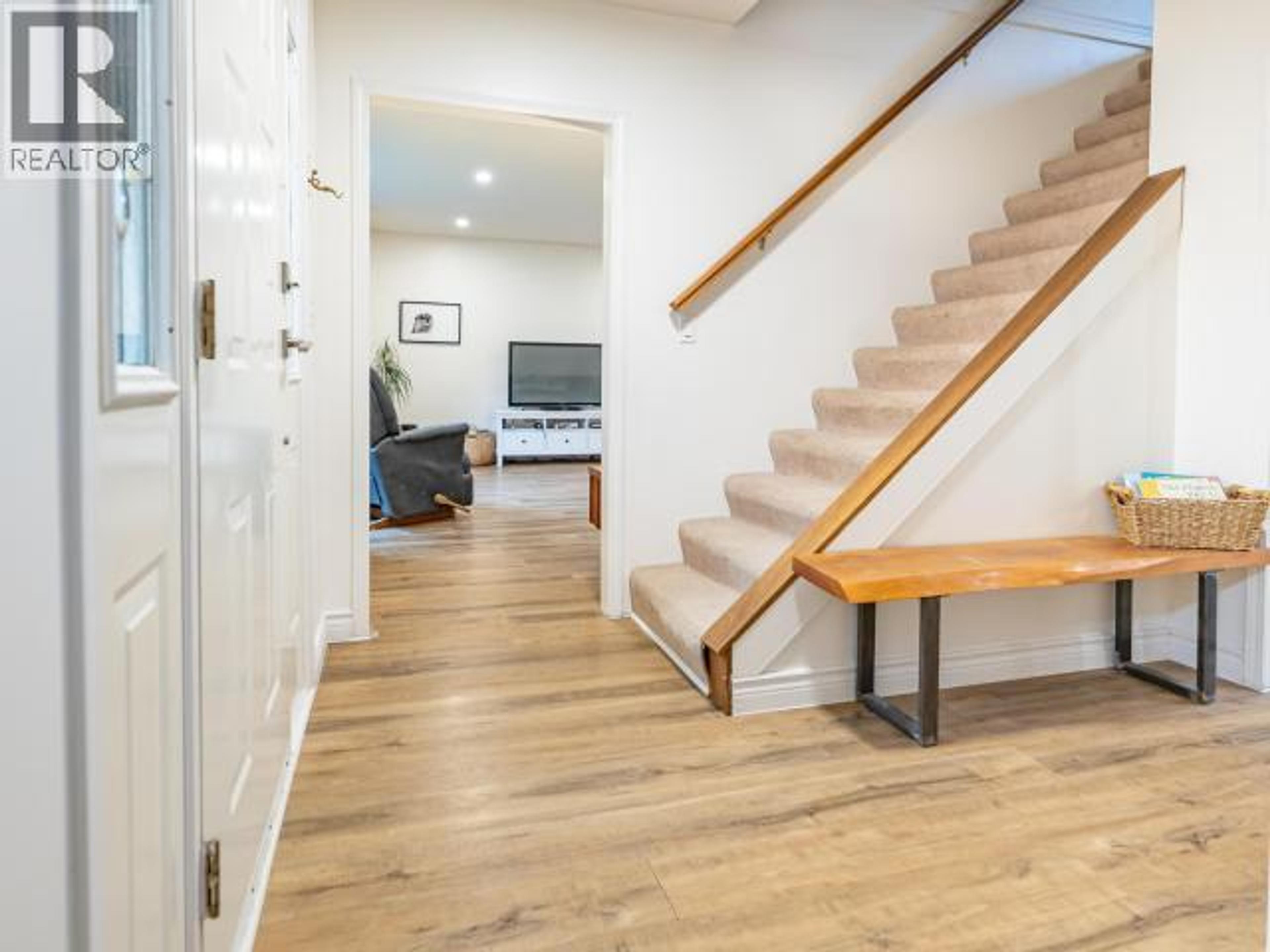 2560 MAYWOOD ROAD - 13