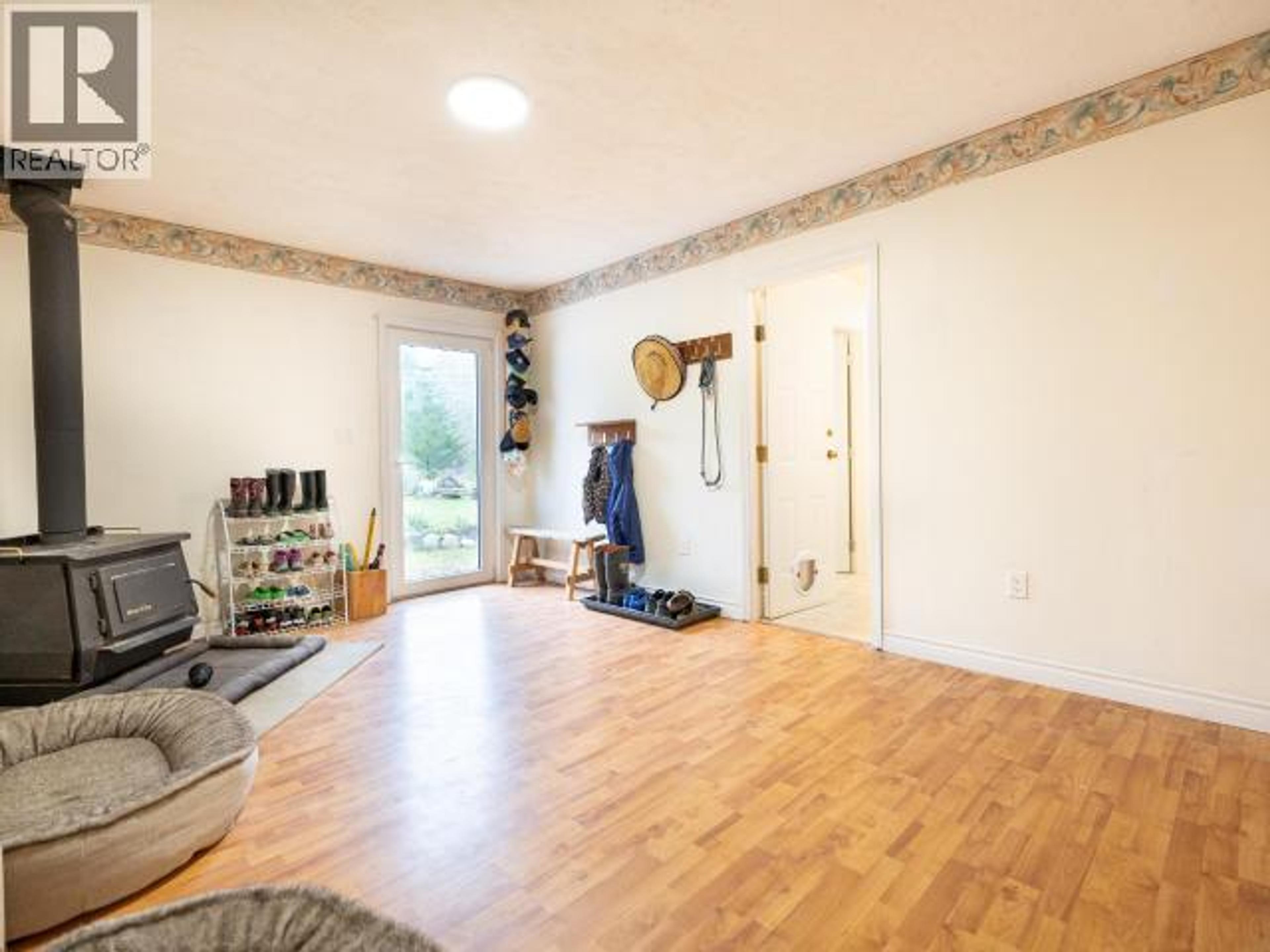 2560 MAYWOOD ROAD - 21