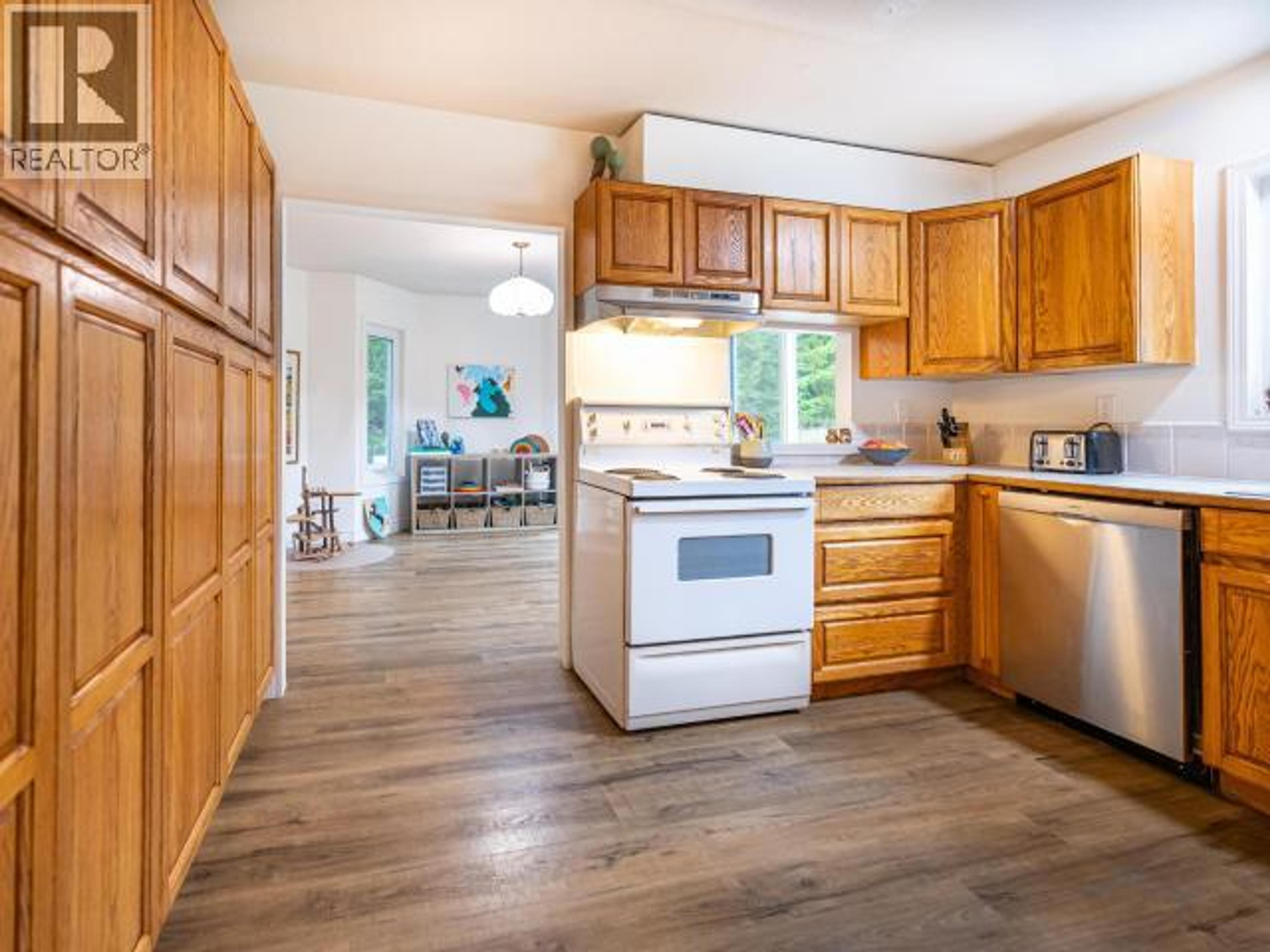 2560 MAYWOOD ROAD - 26