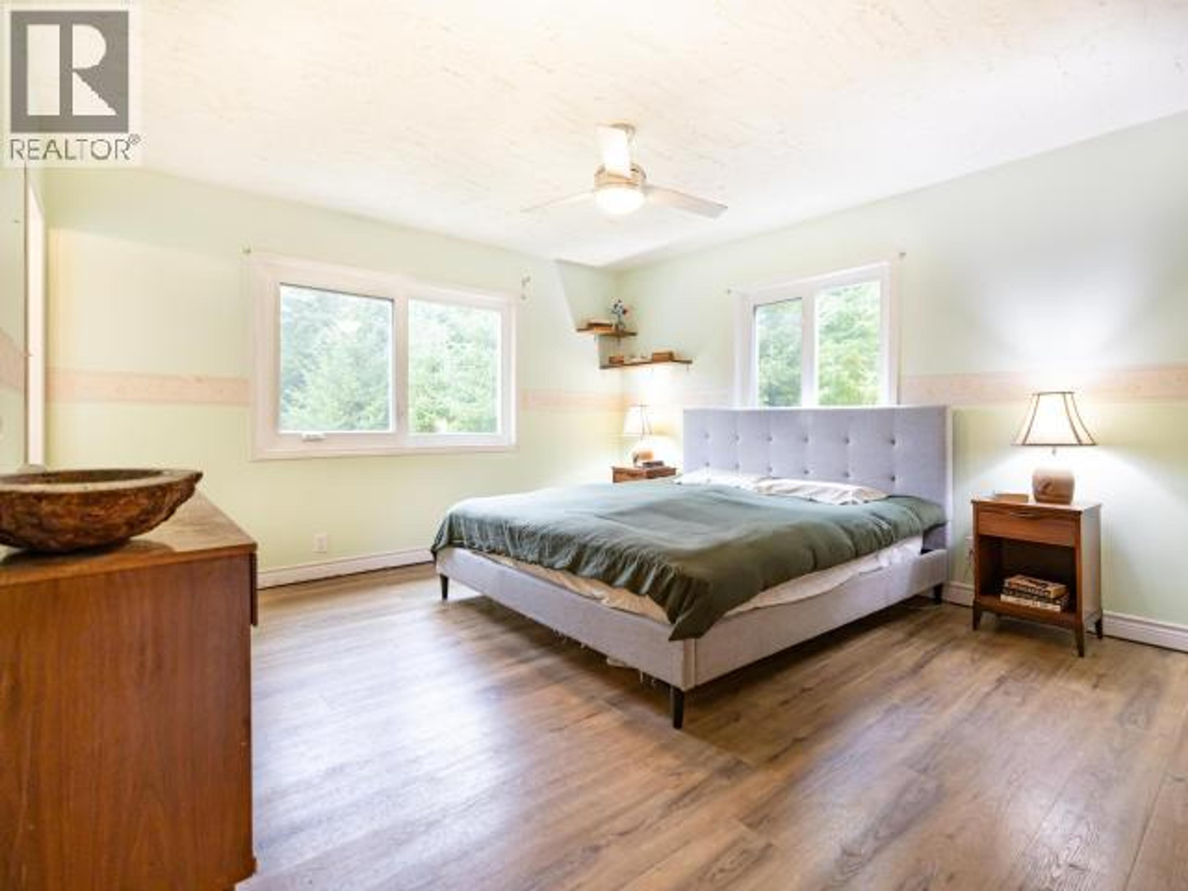 2560 MAYWOOD ROAD - 31